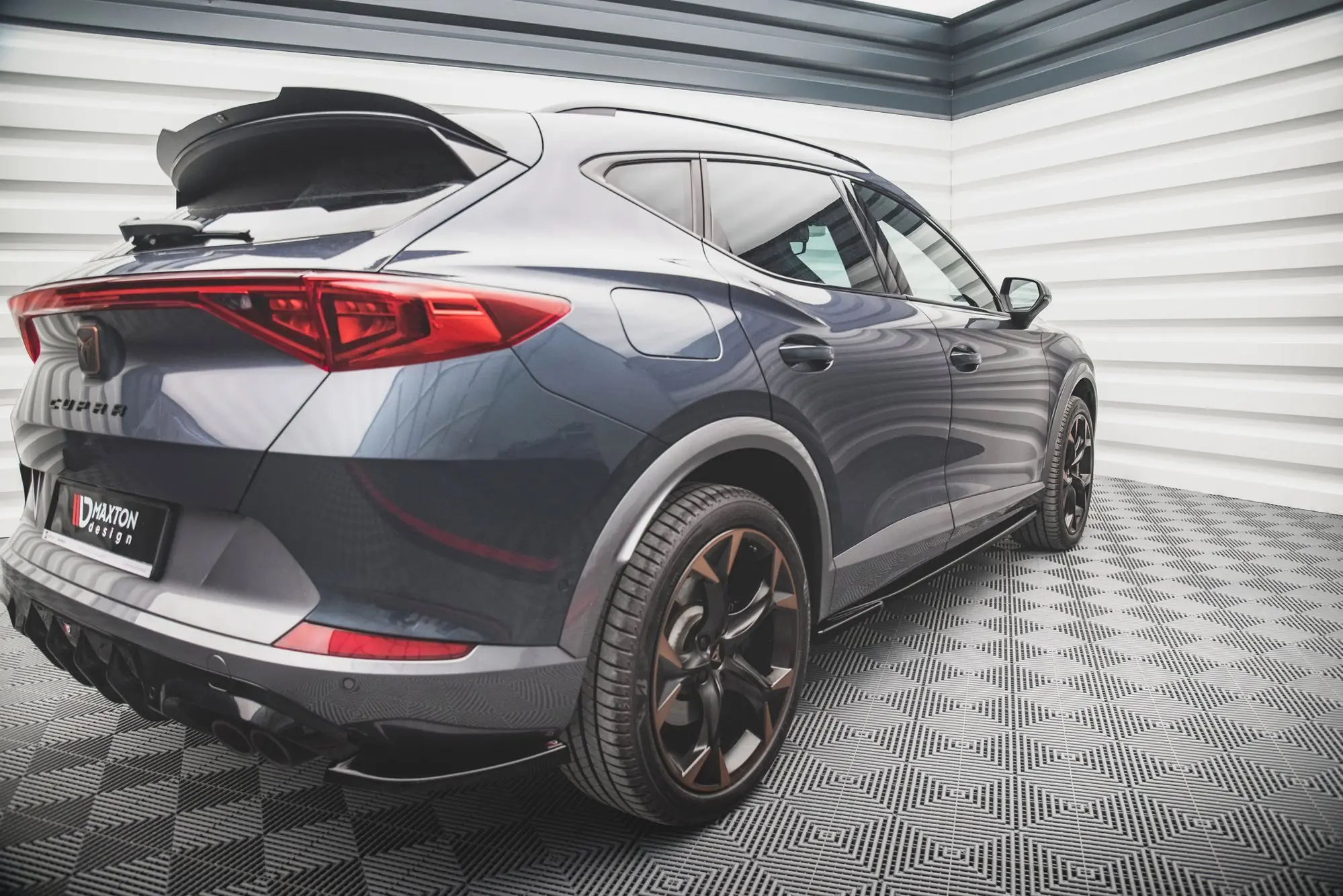 SIDESKJØRT Cupra Formentor 2020-> – bilde 2