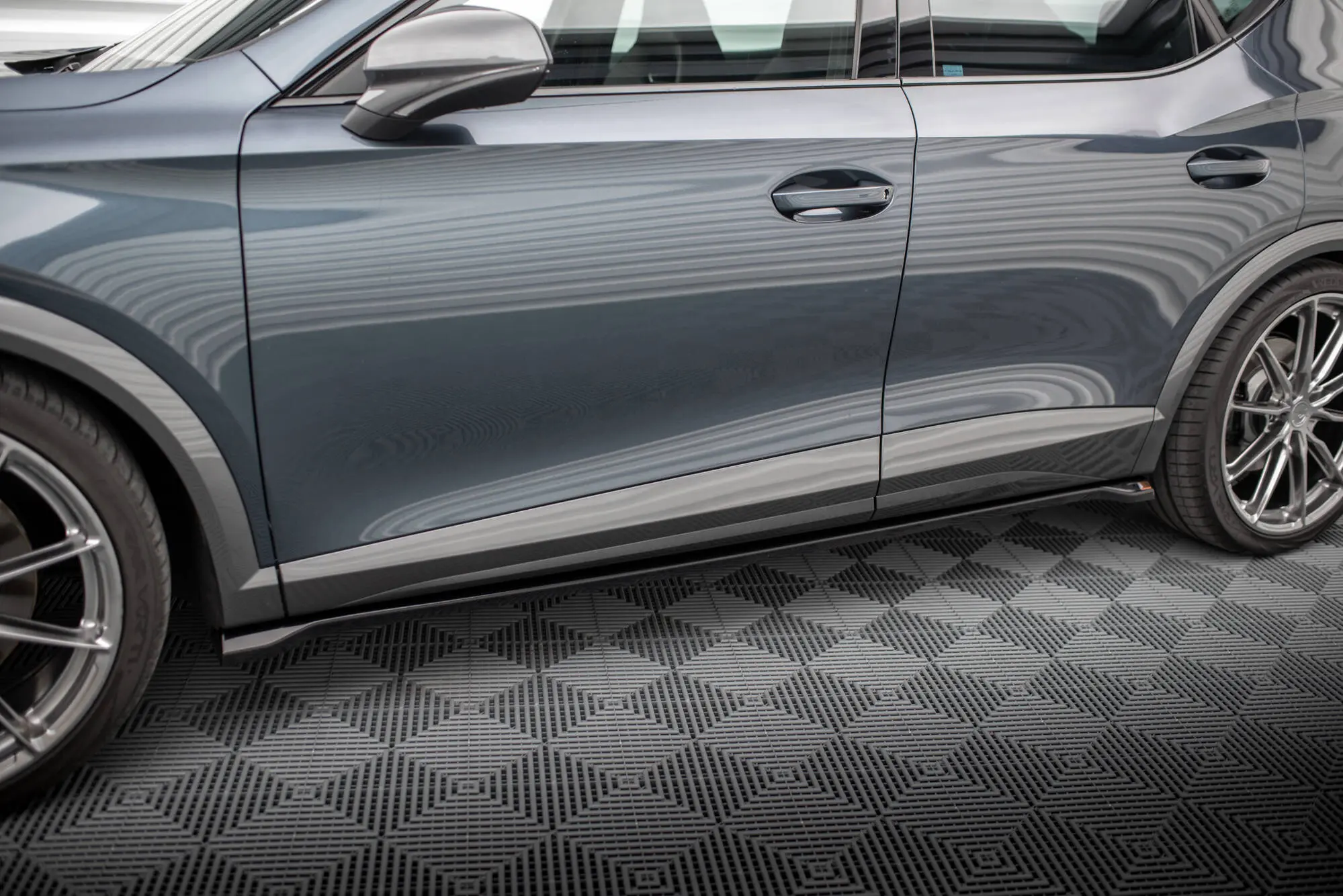 Sideskjørt Cupra Formentor 2020 - > | V.2 Glossy Black Edition – bilde 2