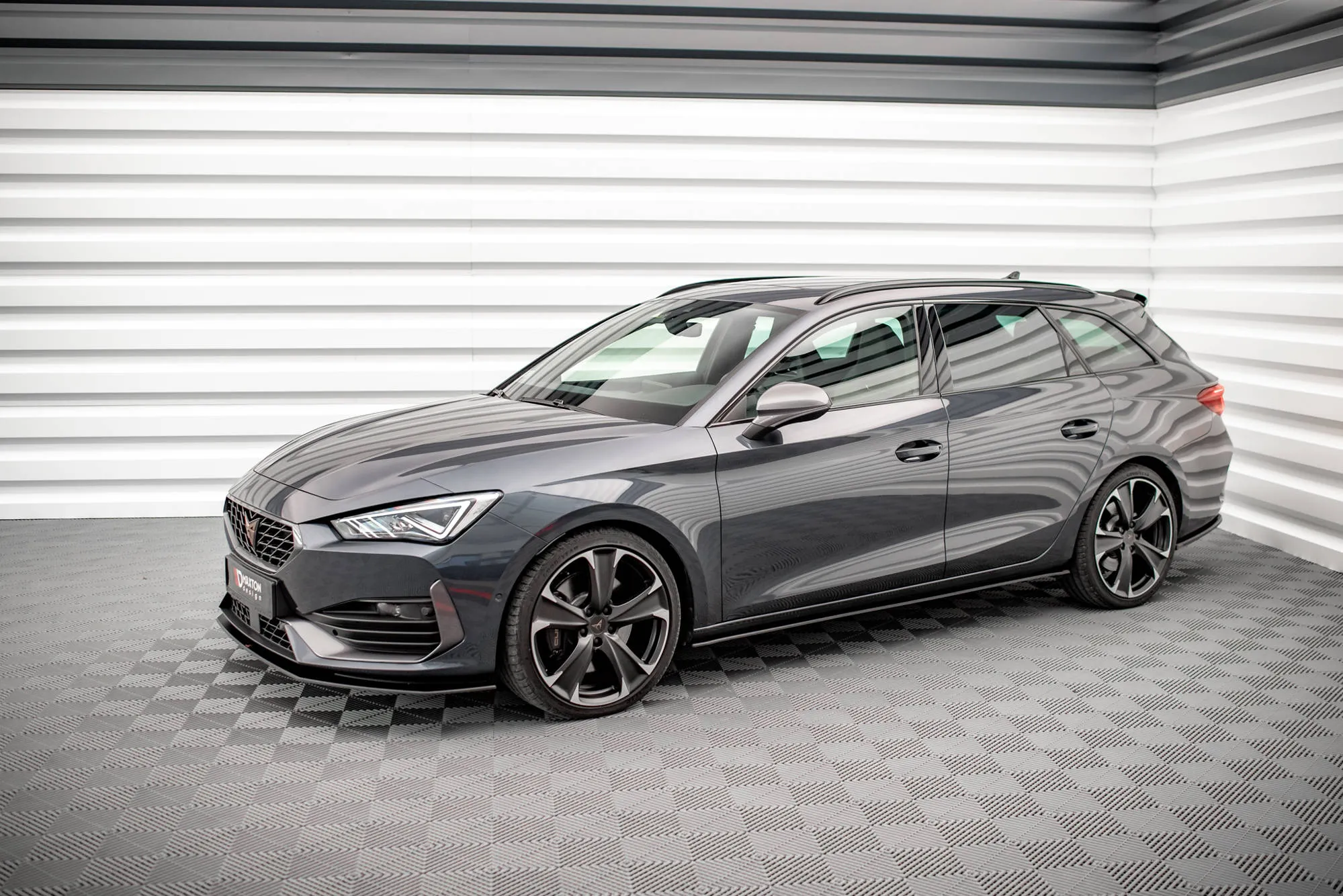 Sideskjørt Cupra Leon 2020-> | Street Pro Black Edition