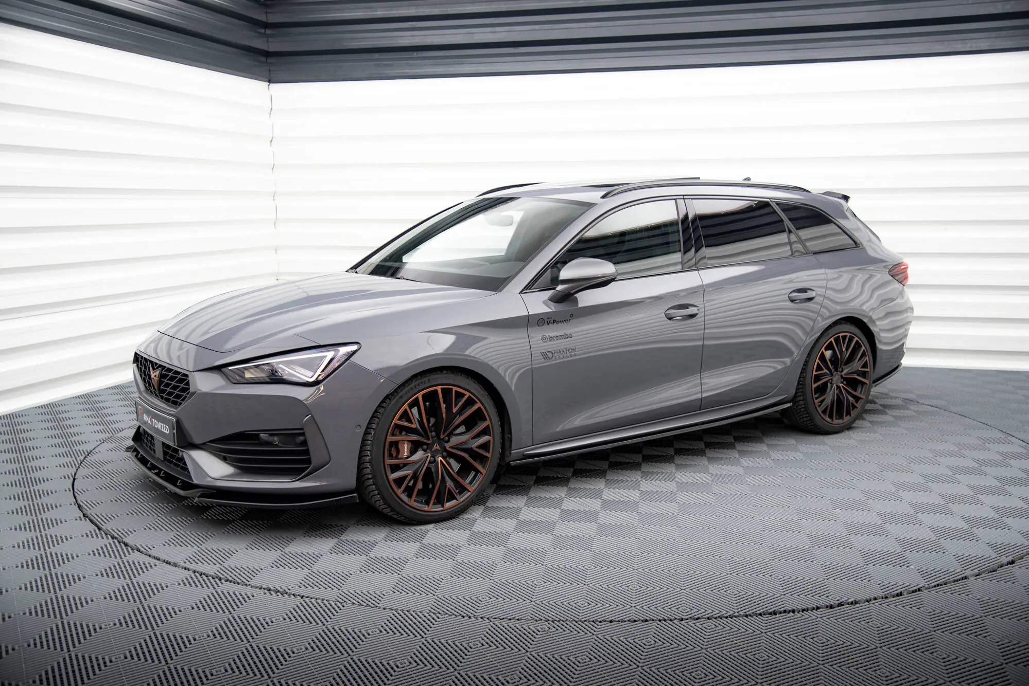 Sideskjørt Cupra Leon Aero Mk1 2020 - > | Glossy Black Edition