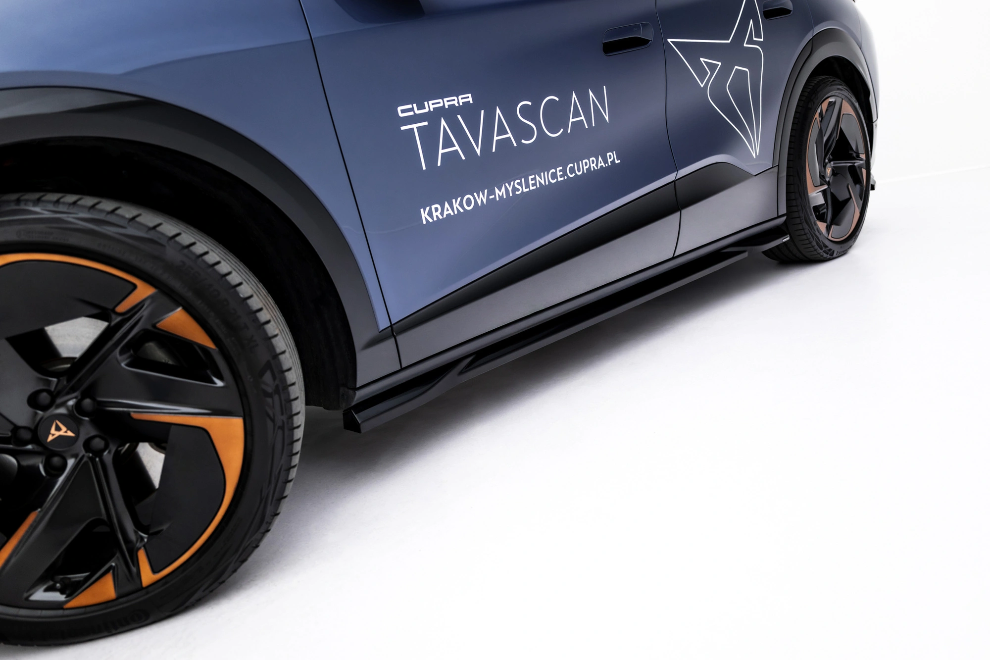 Sideskjørt Cupra Tavascan 2024 ->