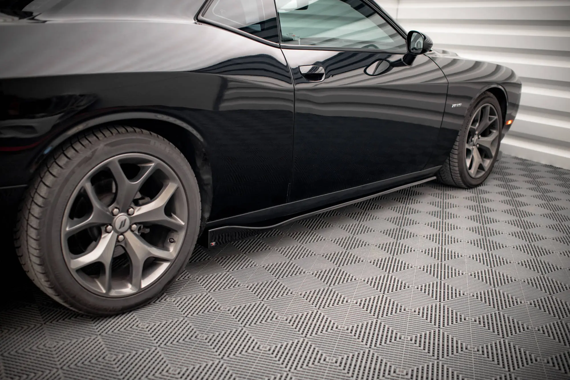 SIDESKJØRT DODGE Challenger RT 2014->