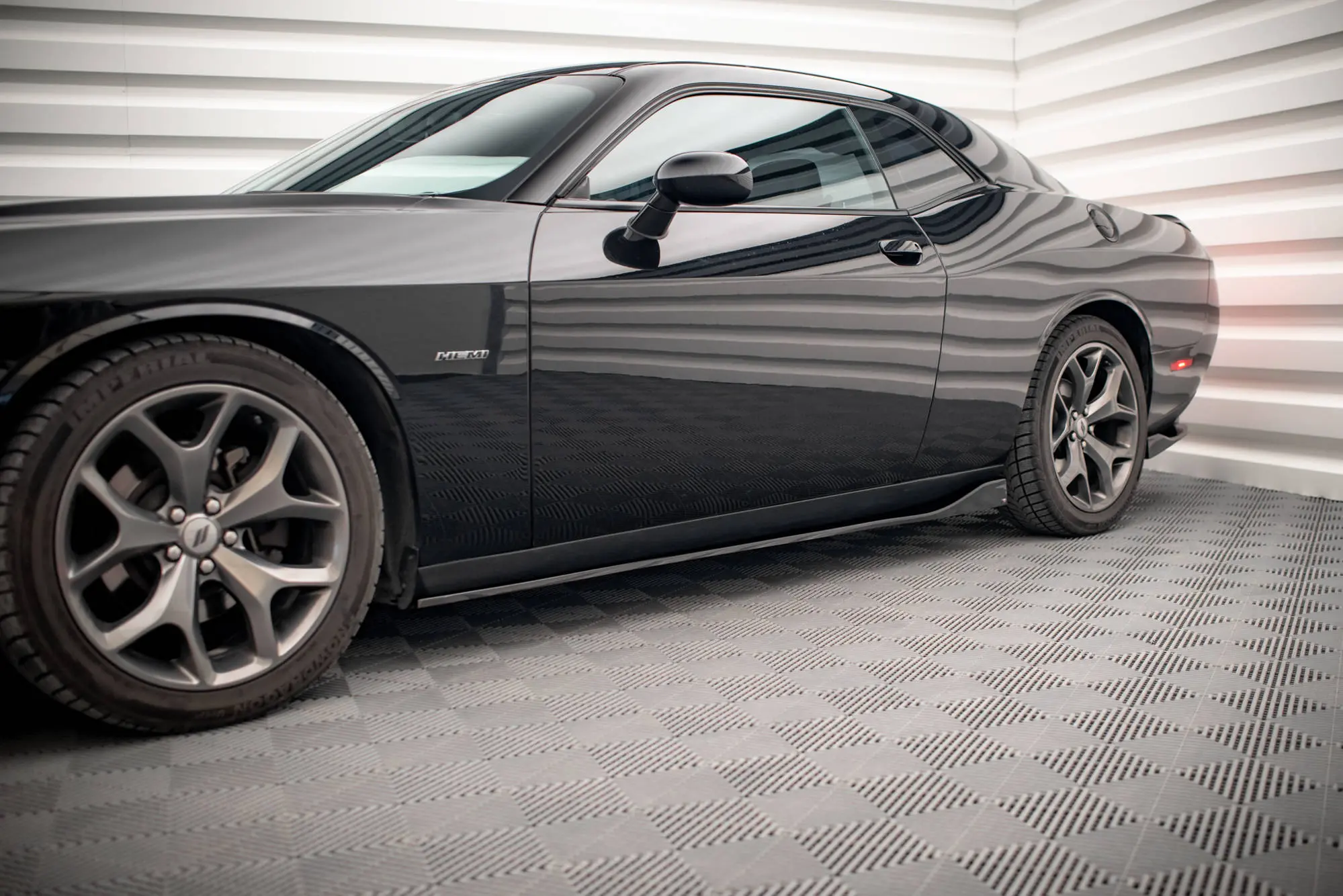 SIDESKJØRT DODGE Challenger RT 2014-> – bilde 2