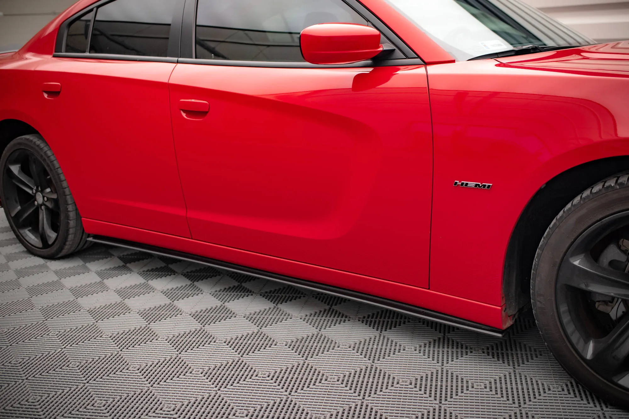 Sideskjørt Dodge Charger RT 2015-> | Street Pro Black Edition – bilde 4