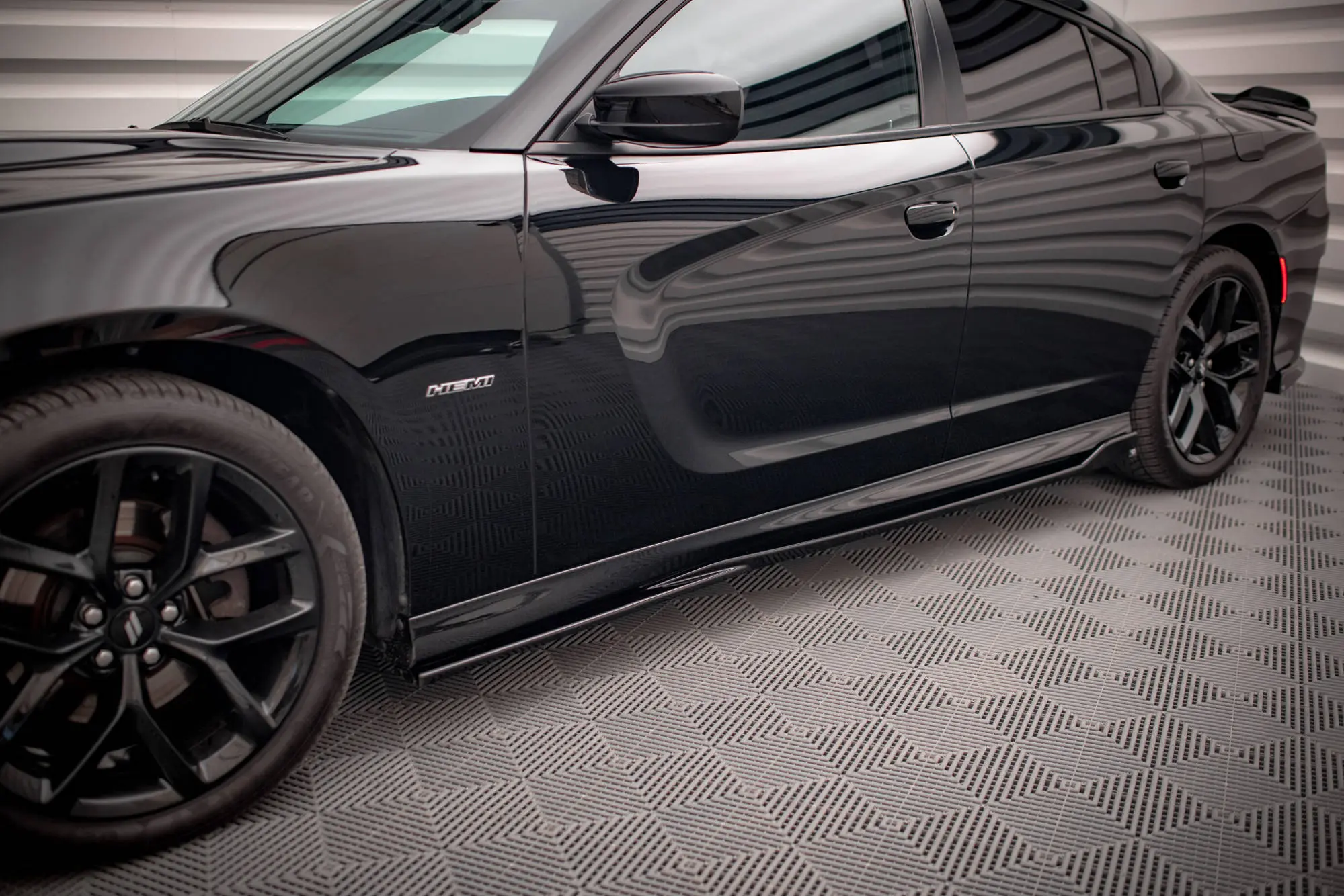 SIDESKJØRT Dodge Charger SRT 2015-> – bilde 2