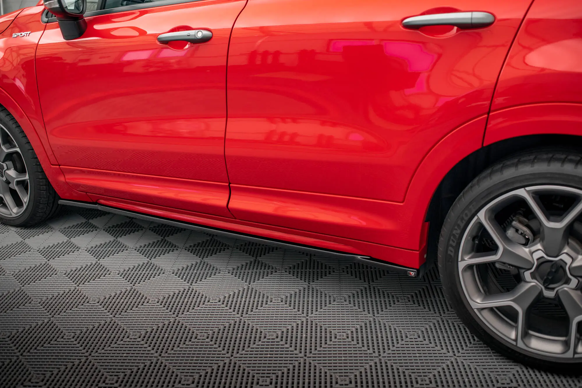 Sideskjørt Fiat 500X Sport Facelift 2018 - 2024 | Glossy Black Edition – bilde 3