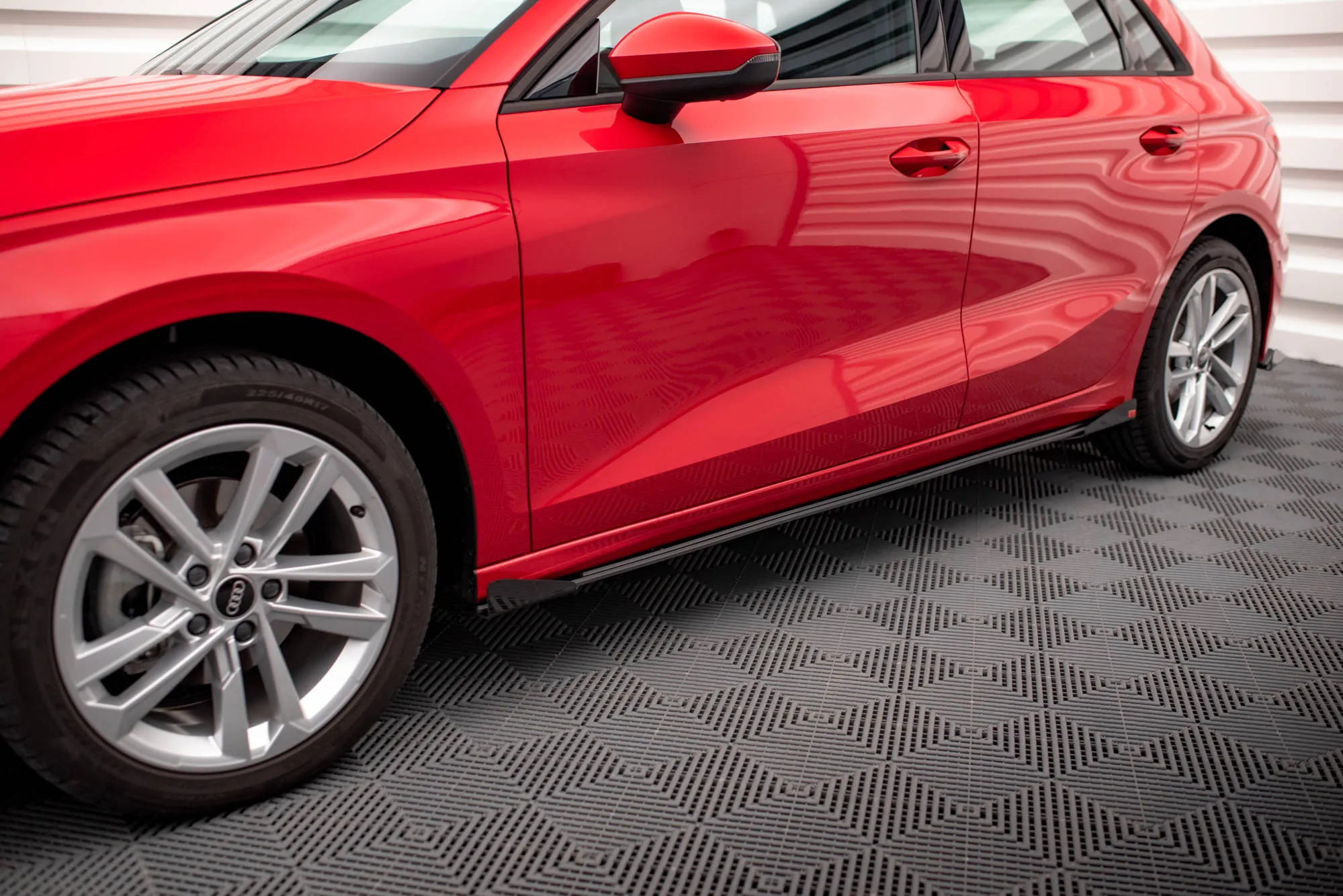 Sideskjørt + Flopper Audi A3 8Y 2020 -> | Street Pro Black Edition