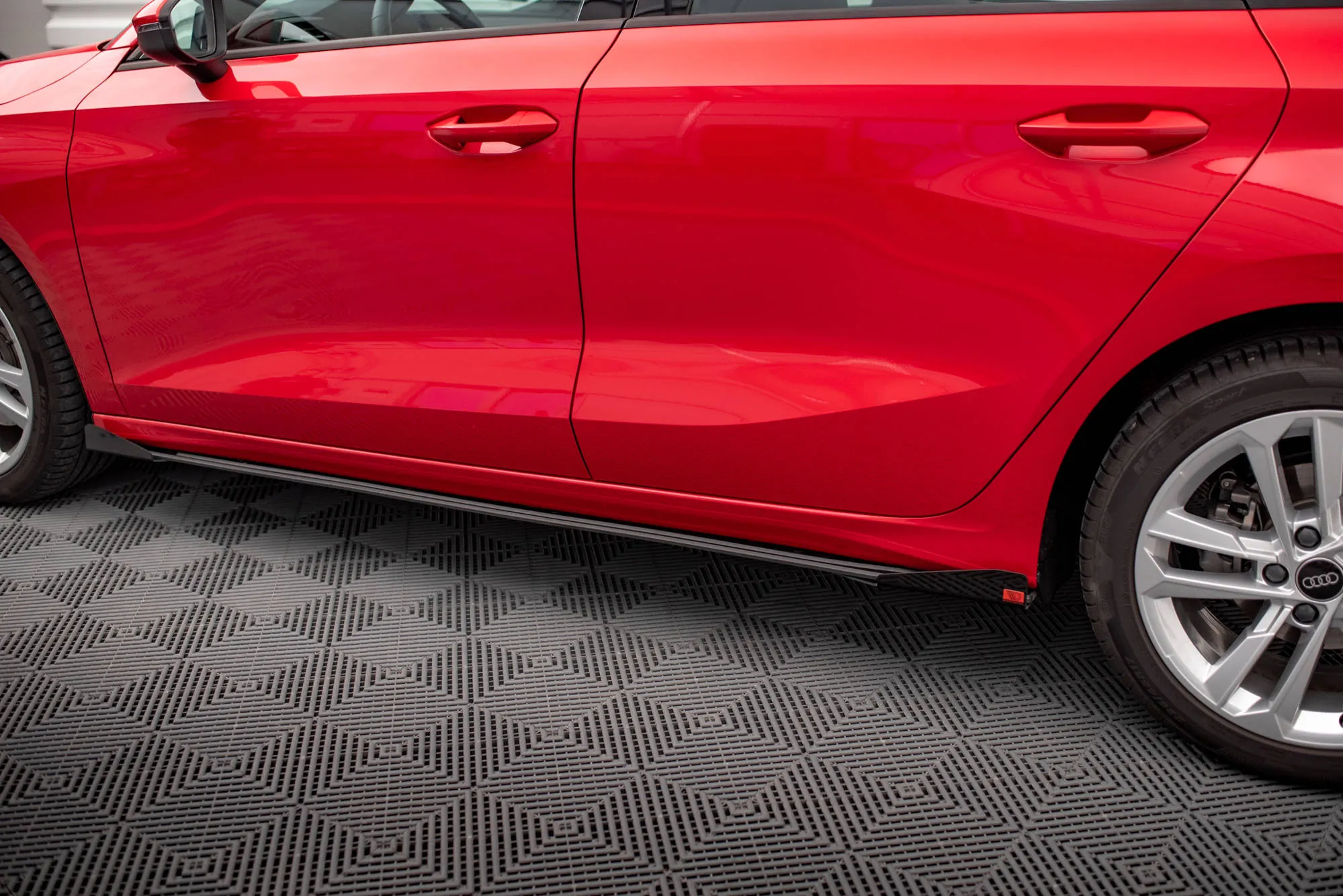 Sideskjørt + Flopper Audi A3 8Y 2020 -> | Street Pro Black Edition – bilde 2