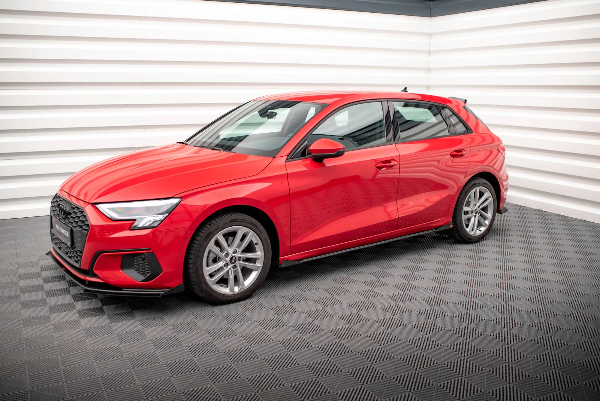 Sideskjørt + Flopper Audi A3 8Y 2020 -> | Street Pro Black Edition – bilde 3