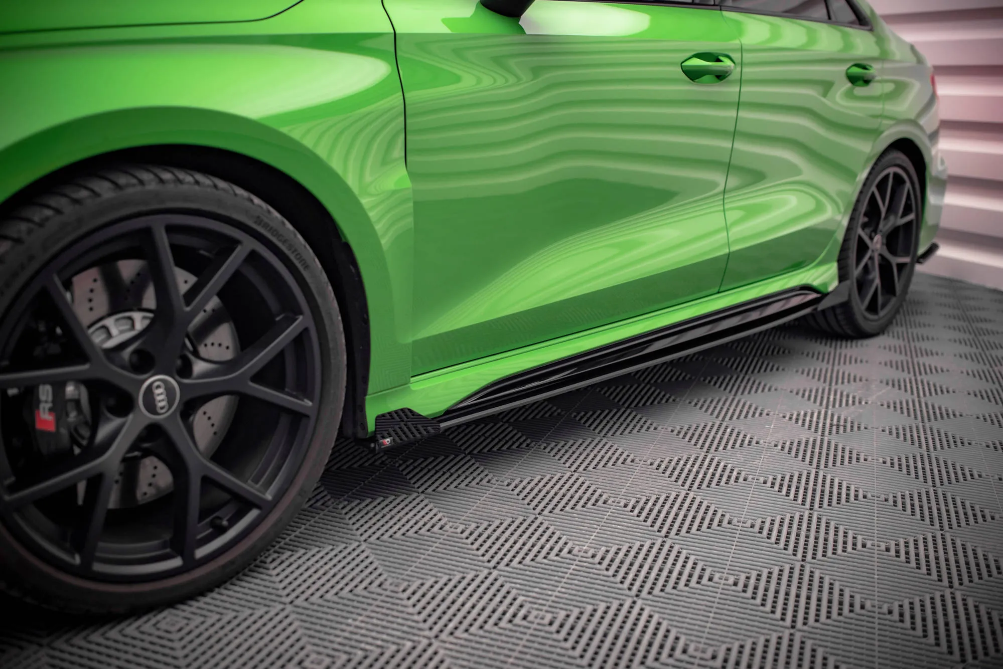 Sideskjørt-flopper Audi RS3 8Y 2020-> | Glossy Black Edition – bilde 3
