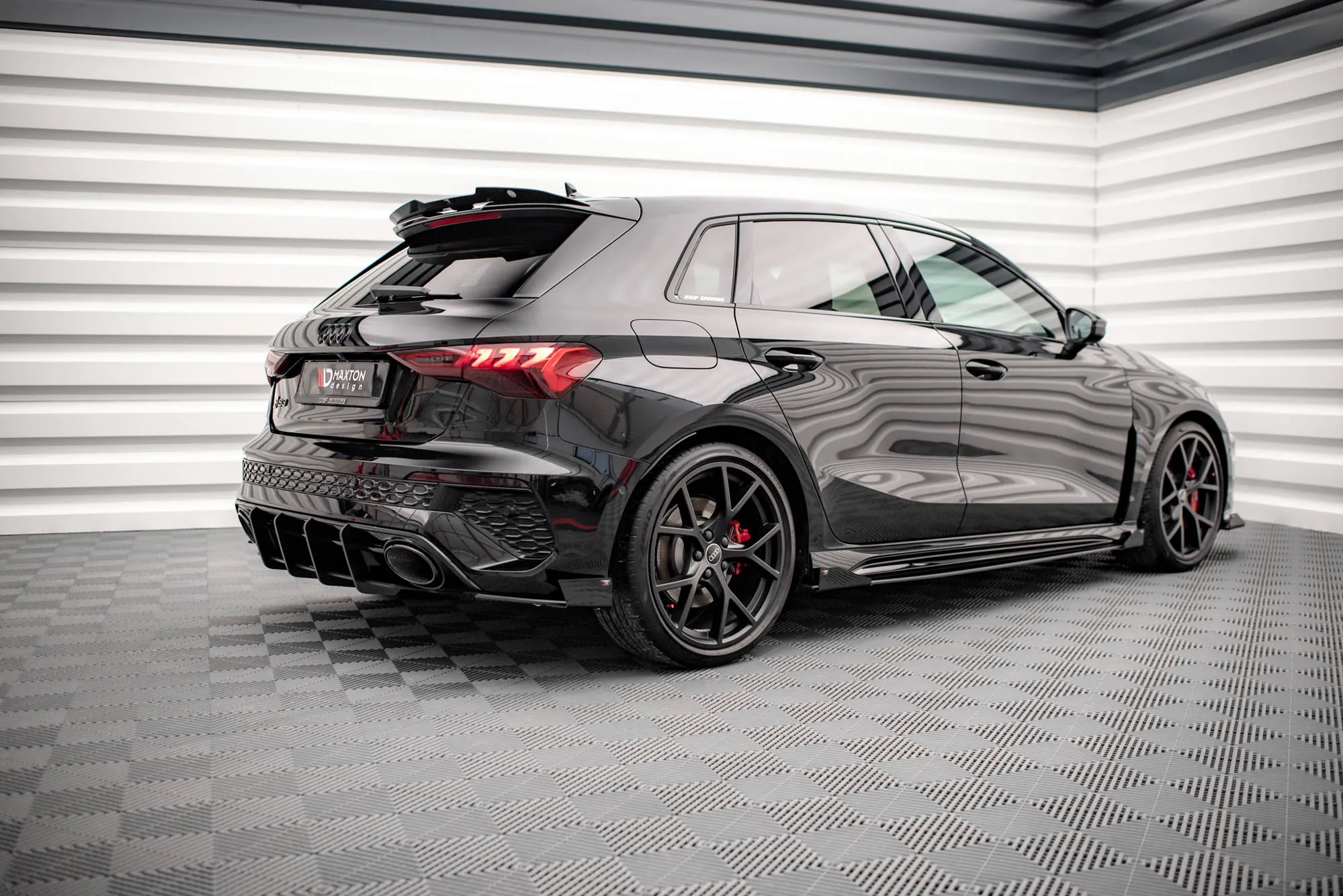 Sideskjørt + Flopper Audi RS3 8Y Sportback 2020-> | Street Pro Black Edition – bilde 2