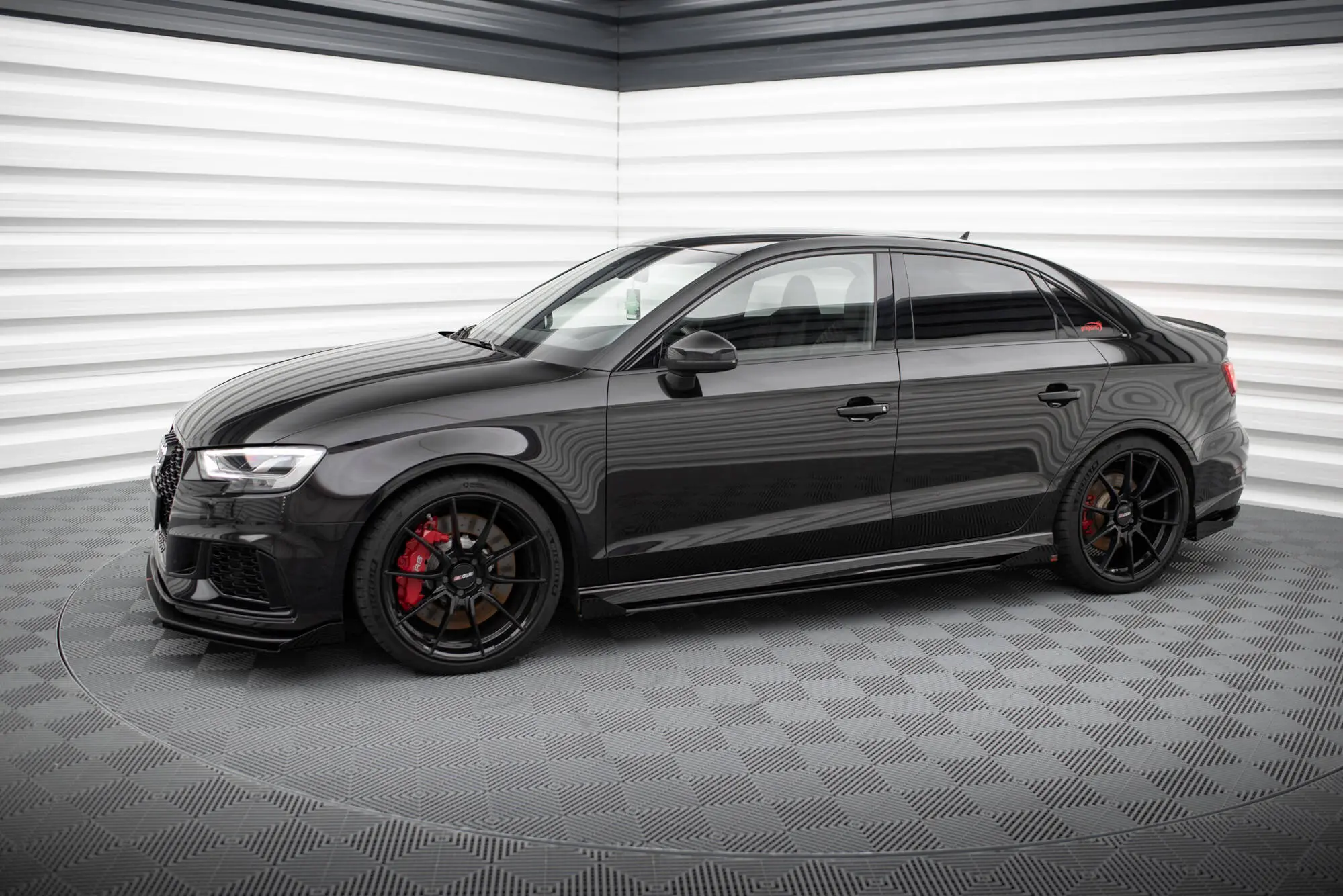 Sideskjørt + flopper Audi RS3 Sedan (8V) facelift 2017 - 2020 | V.1 Street Pro Black Edition – bilde 3