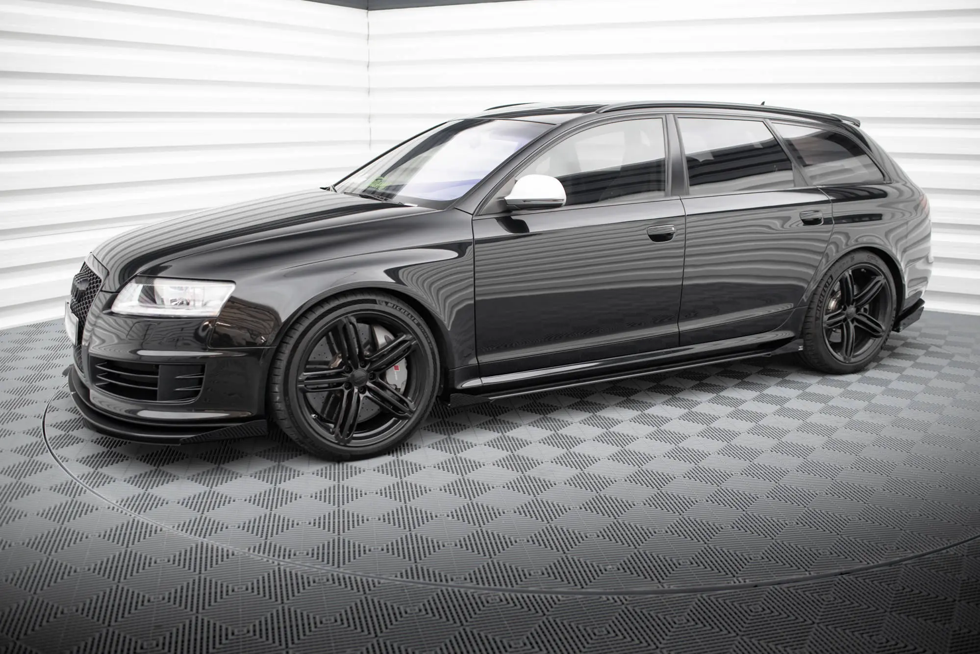 Sideskjørt + flopper Audi RS6 (C6) Avant 2007 - 2010 | Street Pro Black Edition – bilde 4