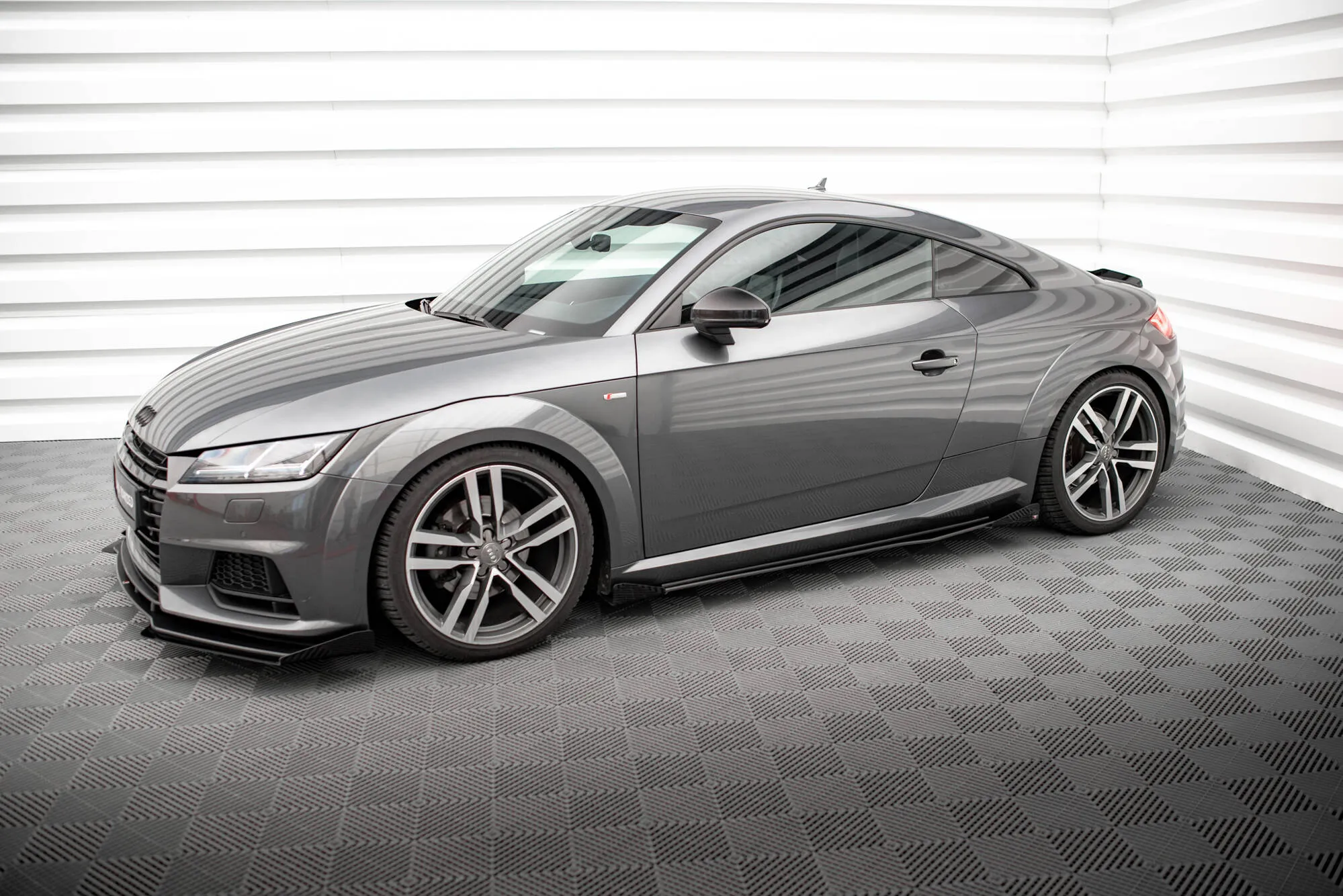 Sideskjørt-flopper Audi TT S (8S) / Audi TT S-Line (8S) 2014 - 2018 | Glossy Black Edition – bilde 2