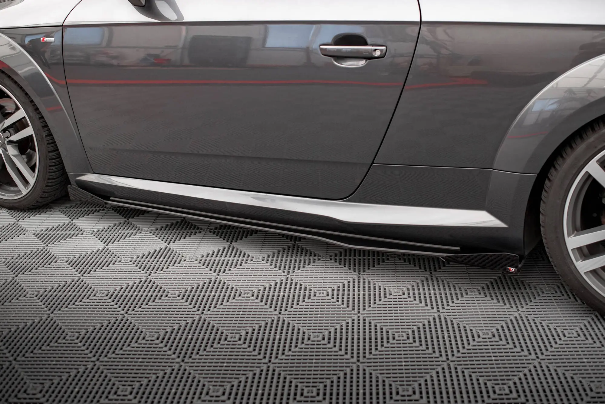 Sideskjørt + flopper Audi TT S (8S) / Audi TT S-Line (8S) 2014 - 2018 | Street Pro Black Edition