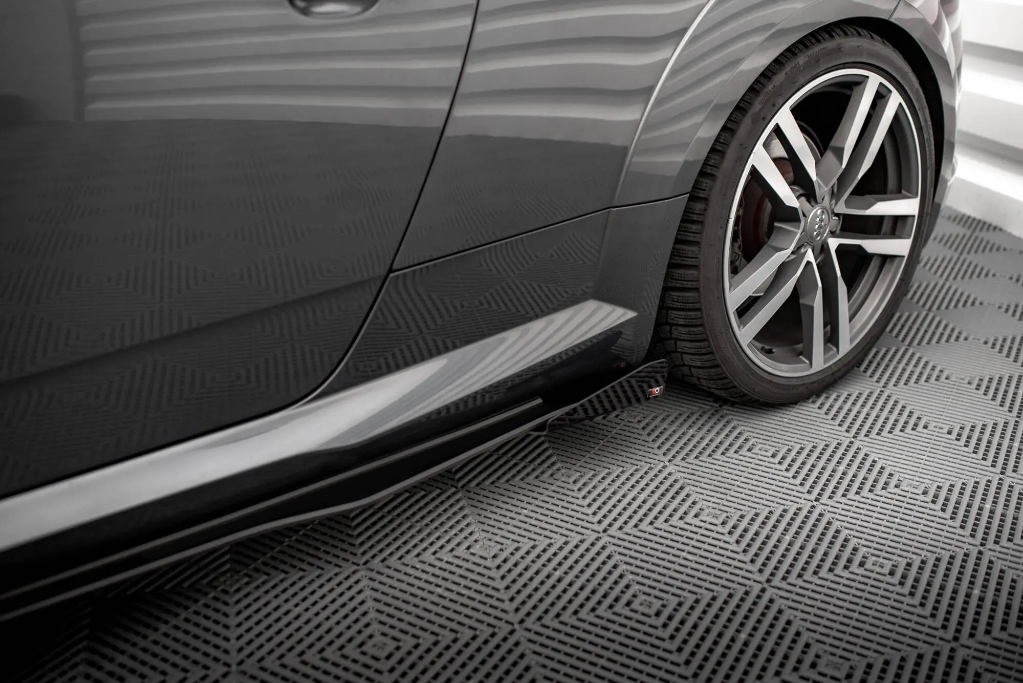 Sideskjørt + flopper Audi TT S (8S) / Audi TT S-Line (8S) 2014 - 2018 | Street Pro Black Edition – bilde 2