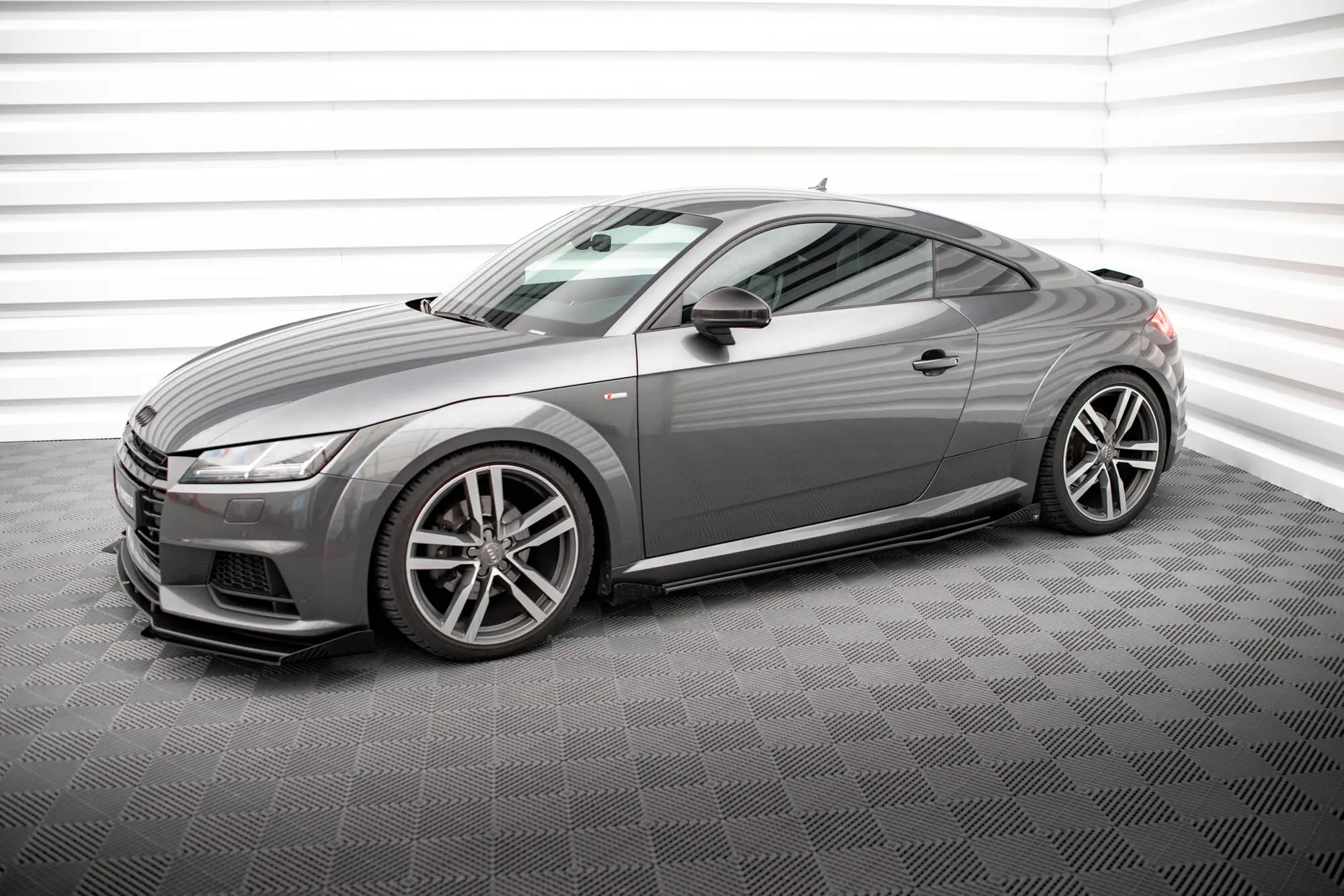 Sideskjørt + flopper Audi TT S (8S) / Audi TT S-Line (8S) 2014 - 2018 | Street Pro Black Edition – bilde 5