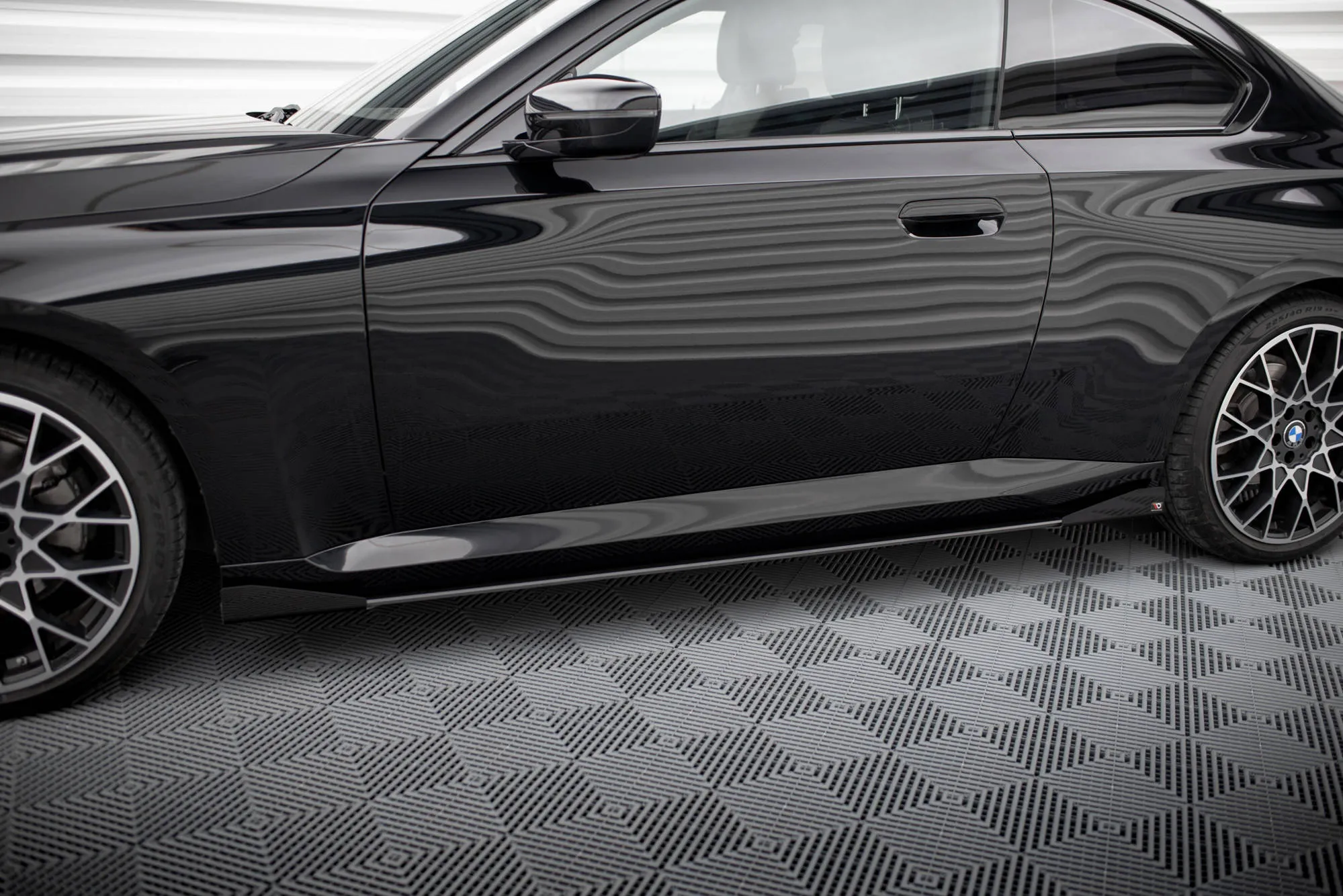 Sideskjørt-flopper BMW 2 Coupe (G42) 2021 - > | Glossy Black Edition – bilde 2