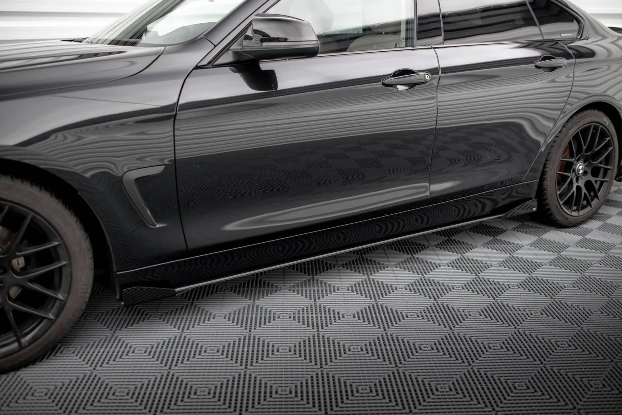 Sideskjørt + Flopper BMW 4 Gran Coupe (F36) 2014-2017 | Street Pro Black Edition – bilde 2