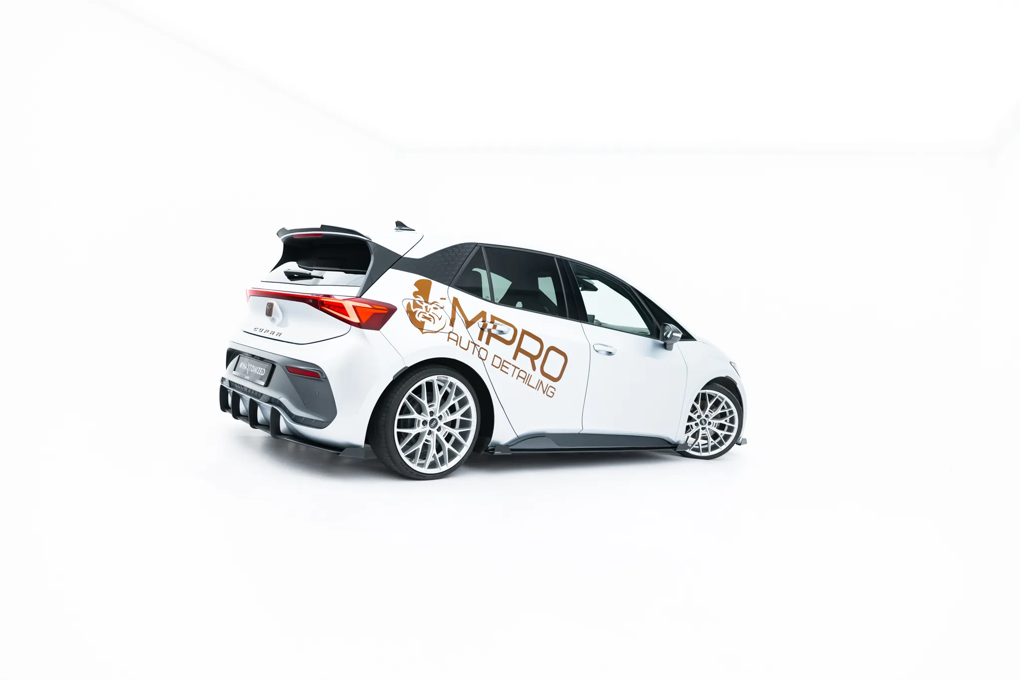 Sideskjørt + Flopper Cupra Born I 2023 -> | Street Pro Black Edition