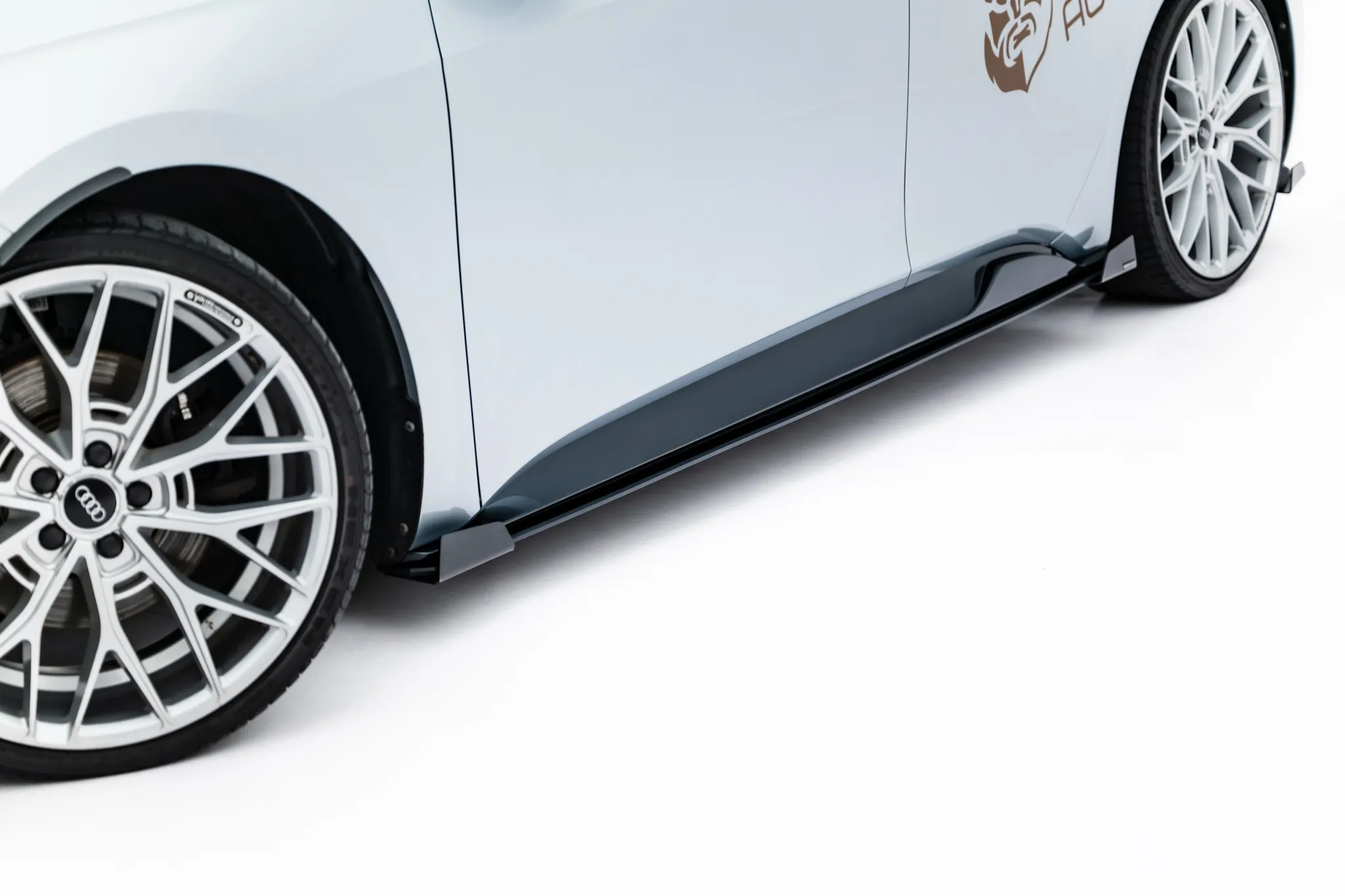 Sideskjørt + Flopper Cupra Born I 2023 -> | Street Pro Black Edition – bilde 3