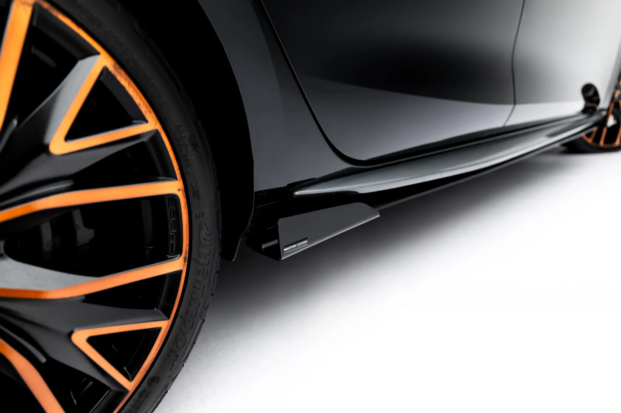 Sideskjørt + Flopper Cupra Leon 2020-2026 | Street Pro Black Edition – bilde 3