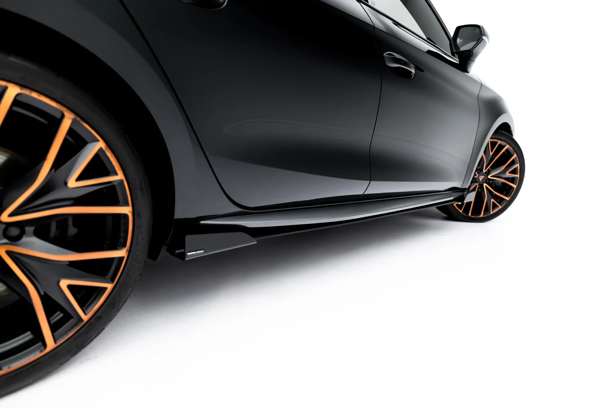 Sideskjørt + Flopper Cupra Leon 2020-2026 | Street Pro Black Edition – bilde 6