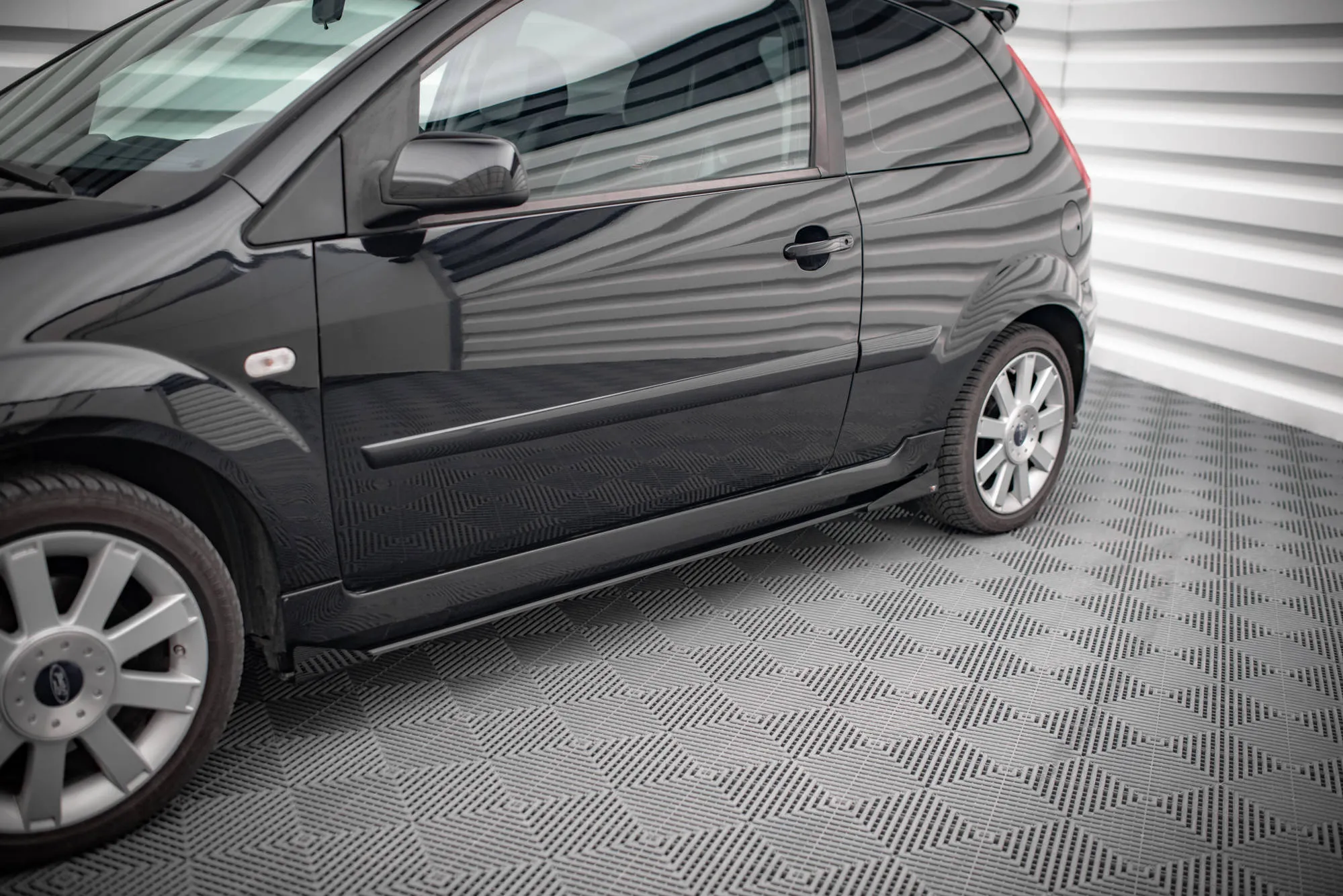 Sideskjørt + Flopper Ford Fiesta Mk5 2005 - 2008 | Street Pro Black Edition