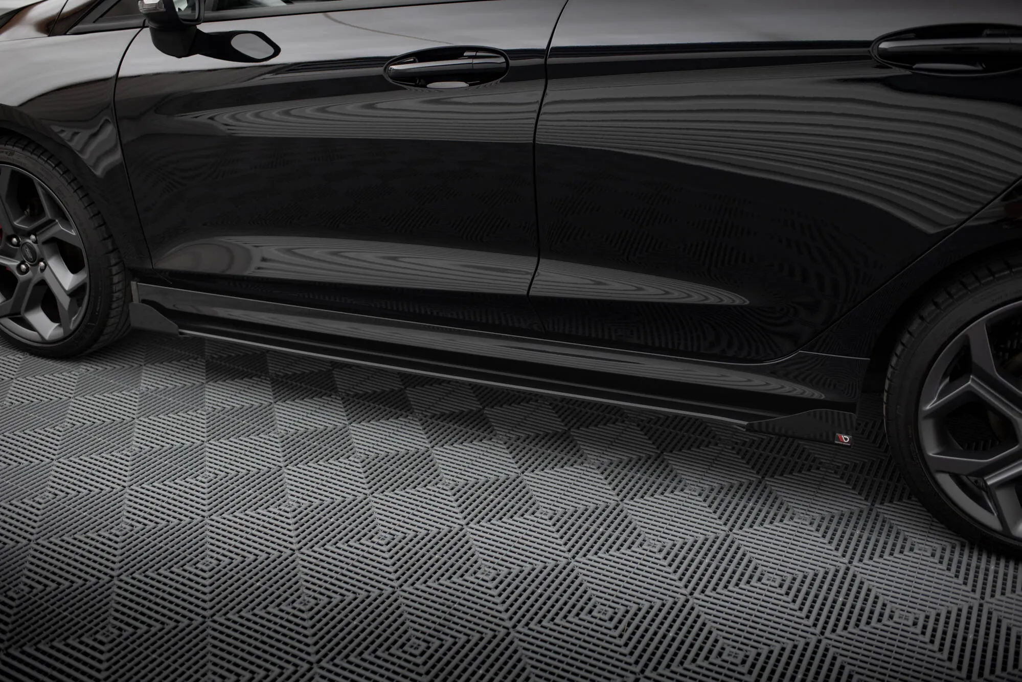 Sideskjørt + Flopper Ford Fiesta Mk7 ST / ST-Line 2016 - 2023 | Street Pro Black Edition – bilde 3
