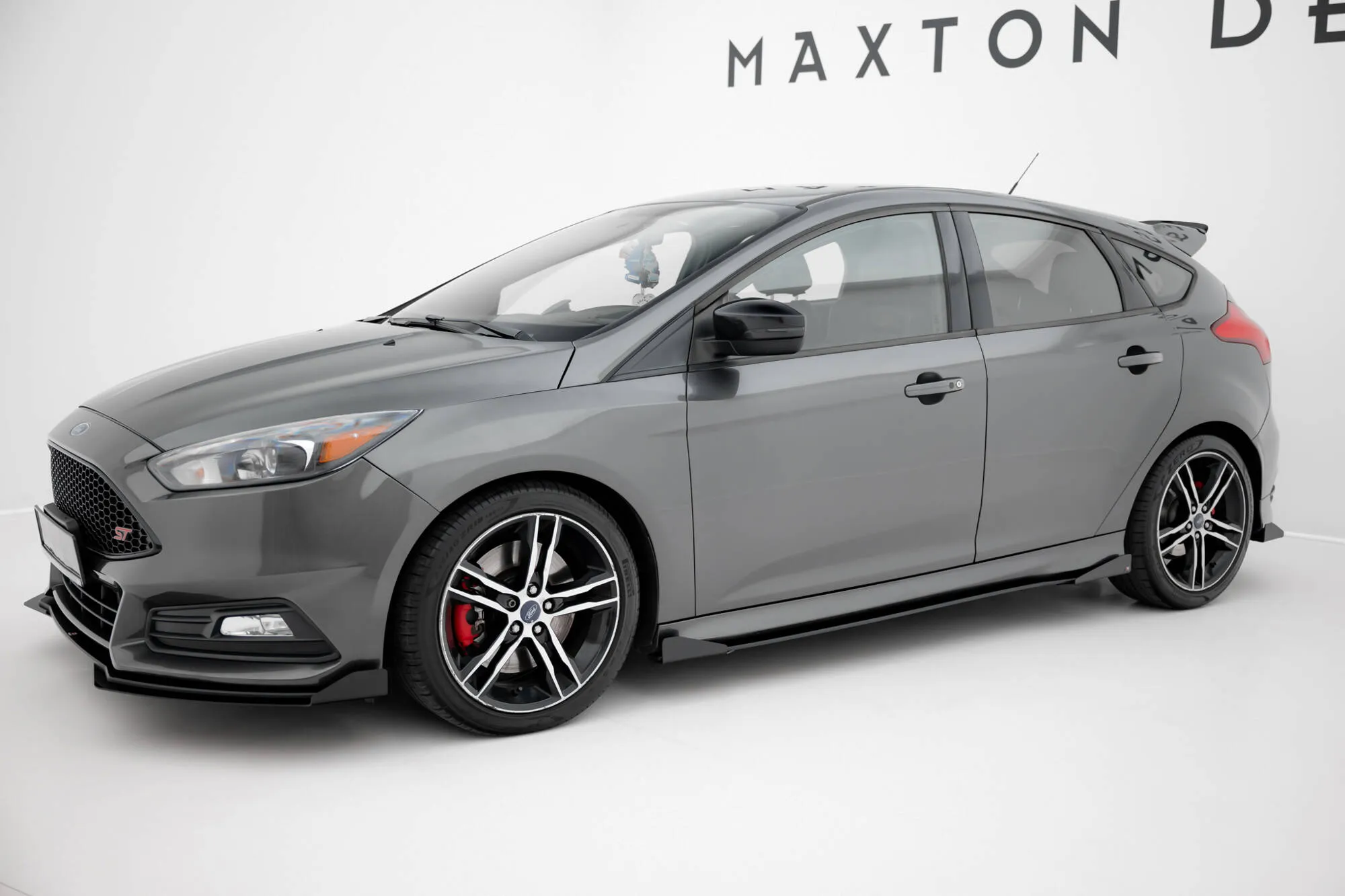 Sideskjørt-flopper Ford Focus ST III Facelift 2015 - 2018 | Glossy Black Edition – bilde 2