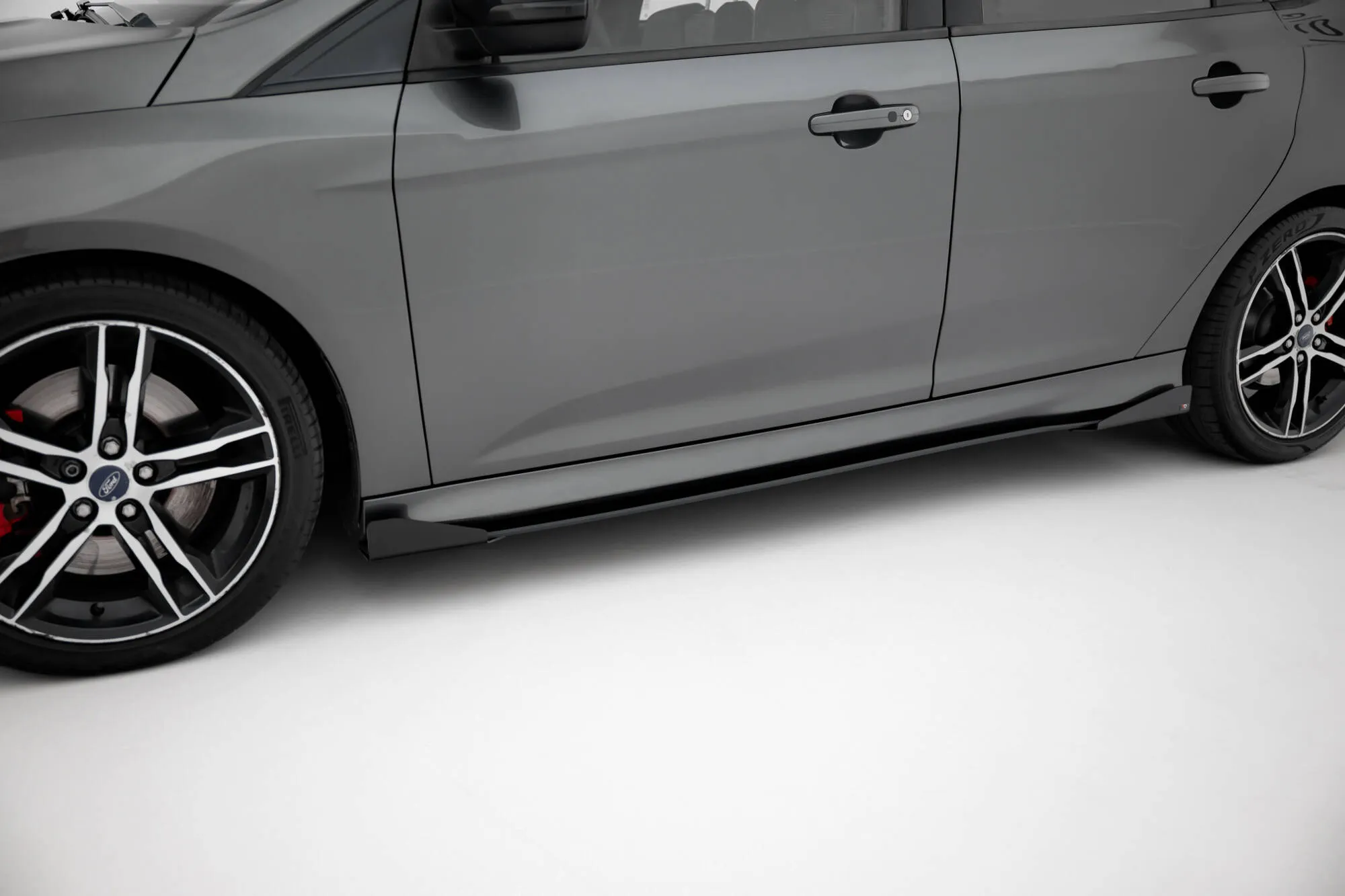 Sideskjørt + Flopper Ford Focus ST III Facelift 2015 - 2018 | Street Pro Black Edition