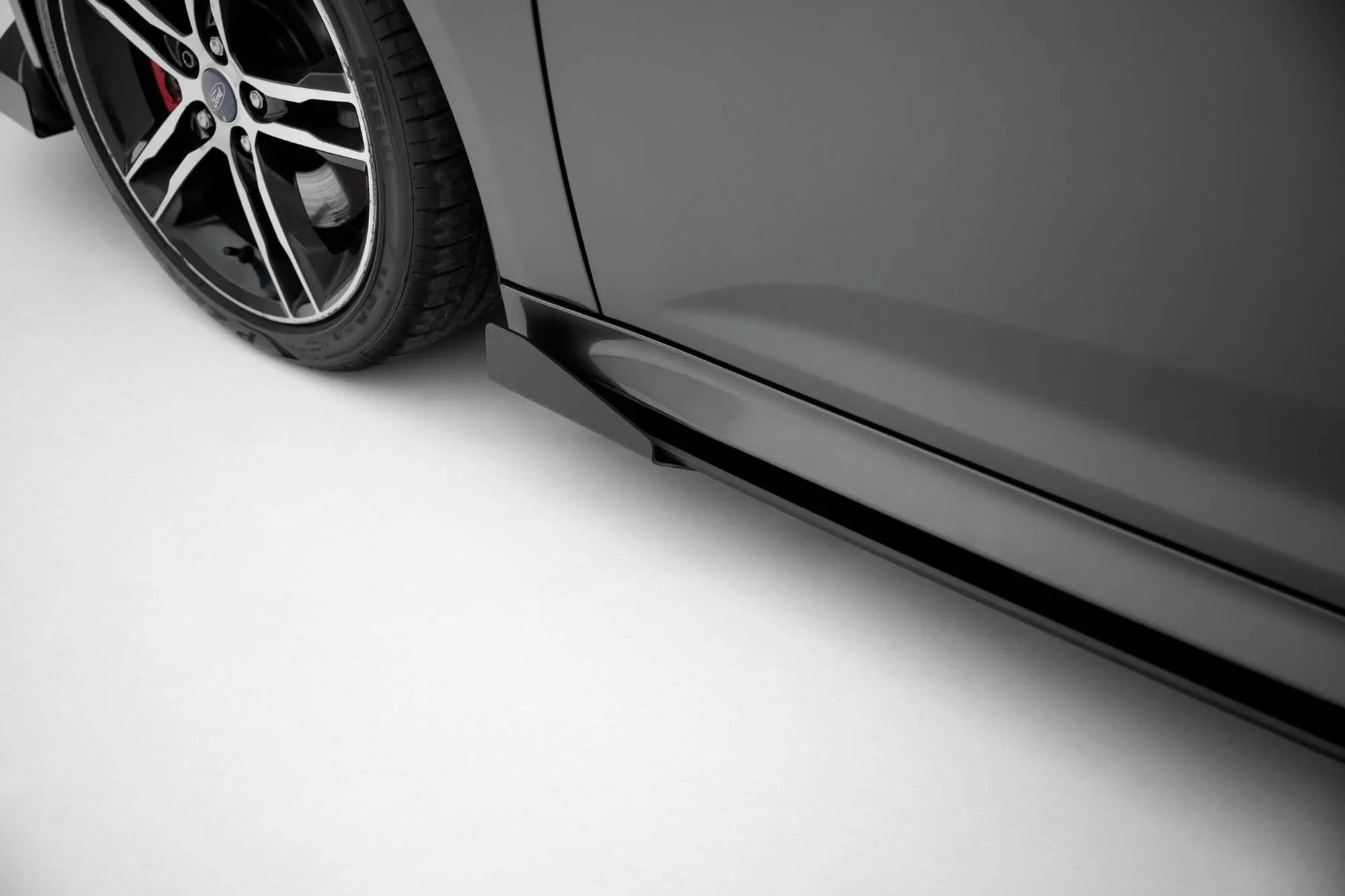 Sideskjørt + Flopper Ford Focus ST III Facelift 2015 - 2018 | Street Pro Black Edition – bilde 3