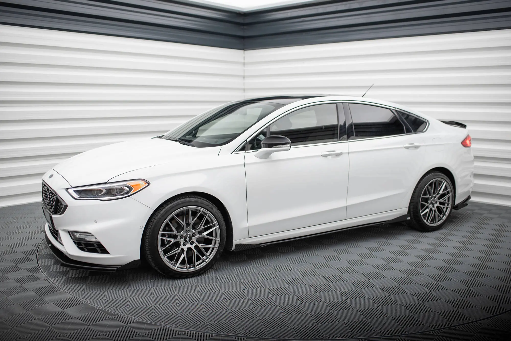 Sideskjørt + flopper Ford Mondeo Sport V facelift 2019 - 2022 / Ford Fusion Sport (USA) mk2 facelift 2019 - 2020 | Street Pro Black Edition – bilde 4