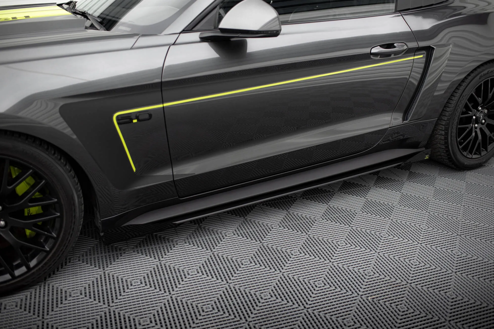 Sideskjørt + Flopper Ford Mustang GT VI 2014 - 2017 | Street Pro Black Edition