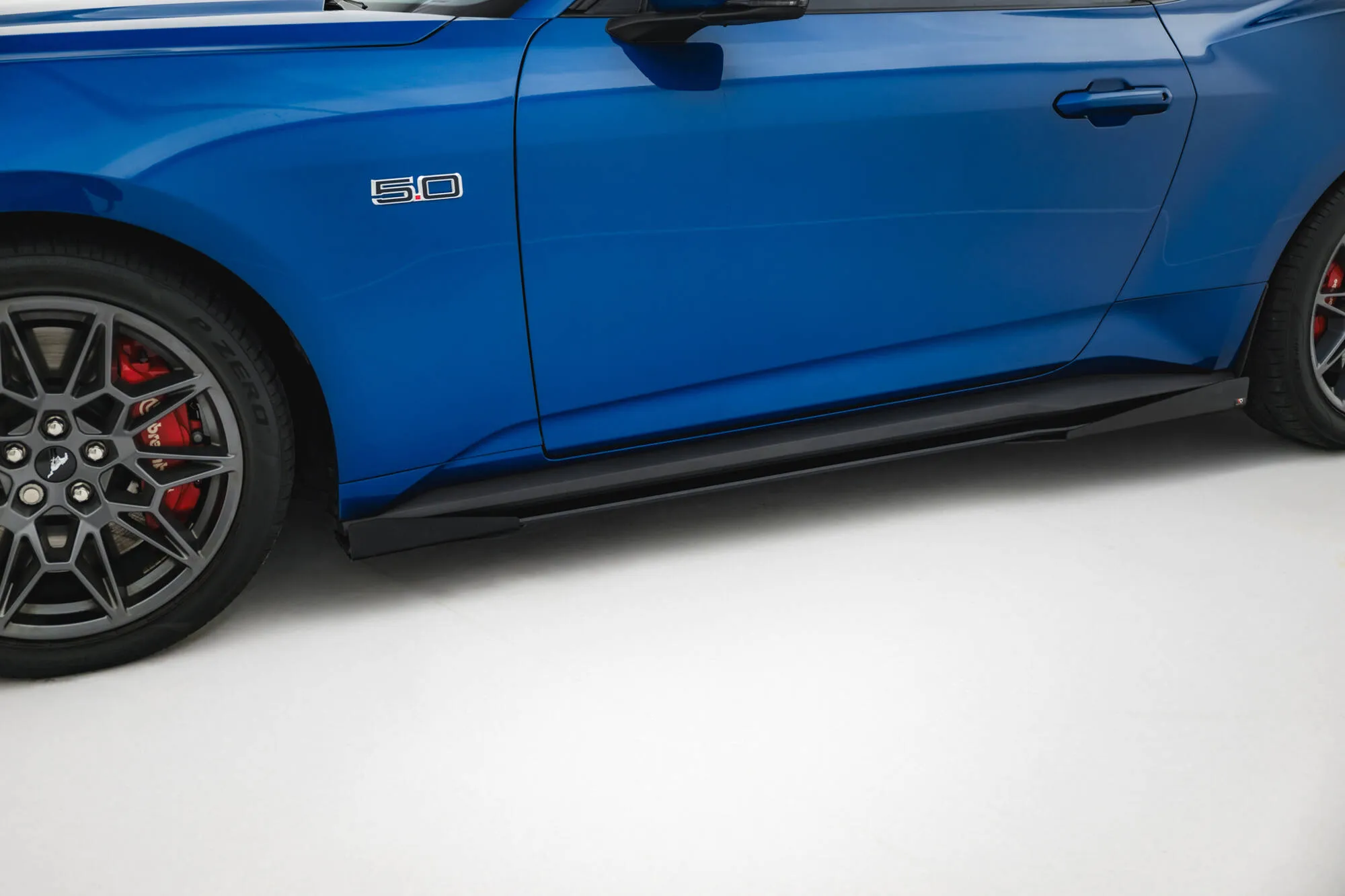 Sideskjørt + Flopper Ford Mustang GT VII 2023 -> | Street Pro Black Edition