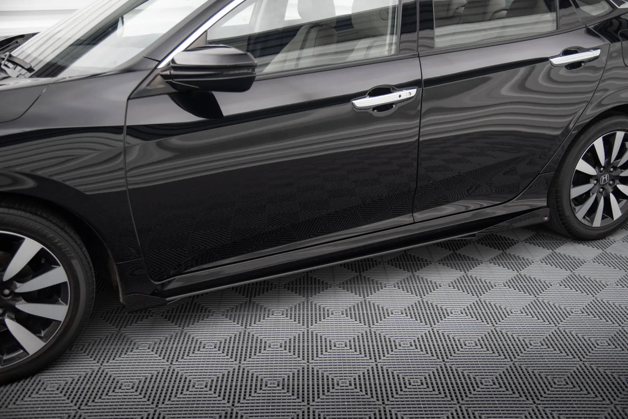 Sideskjørt + flopper Honda Civic mk10 2017 - 2022 | Street Pro Black Edition – bilde 2
