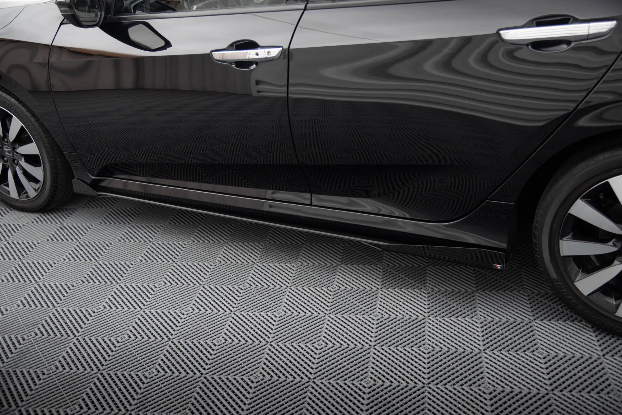 Sideskjørt + Flopper Honda Civic mk10 2017 - 2022 | Street Pro Black Edition – bilde 4
