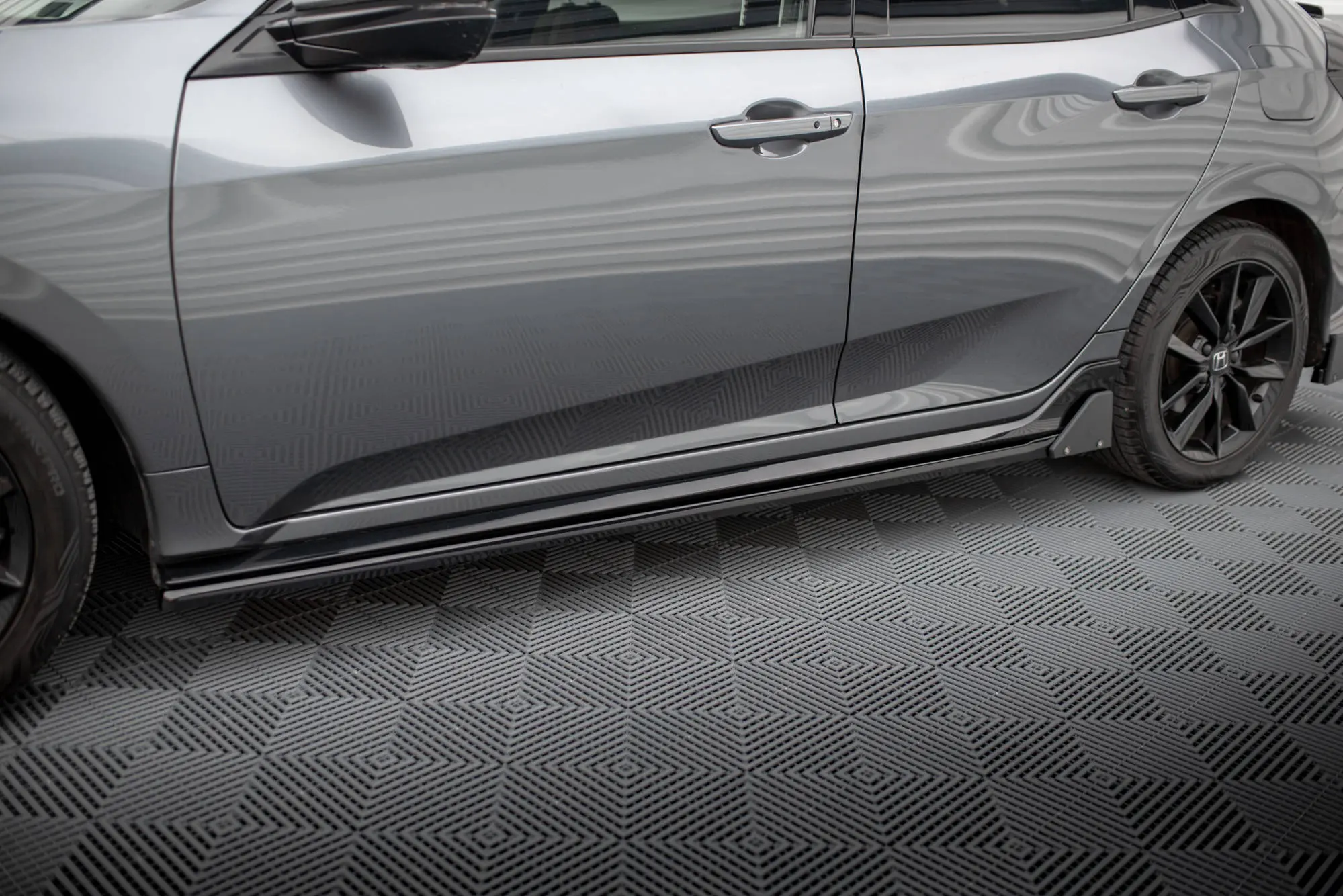 Sideskjørt + Flopper Honda Civic Sport Mk10 2020-2023 | Glossy Black Edition