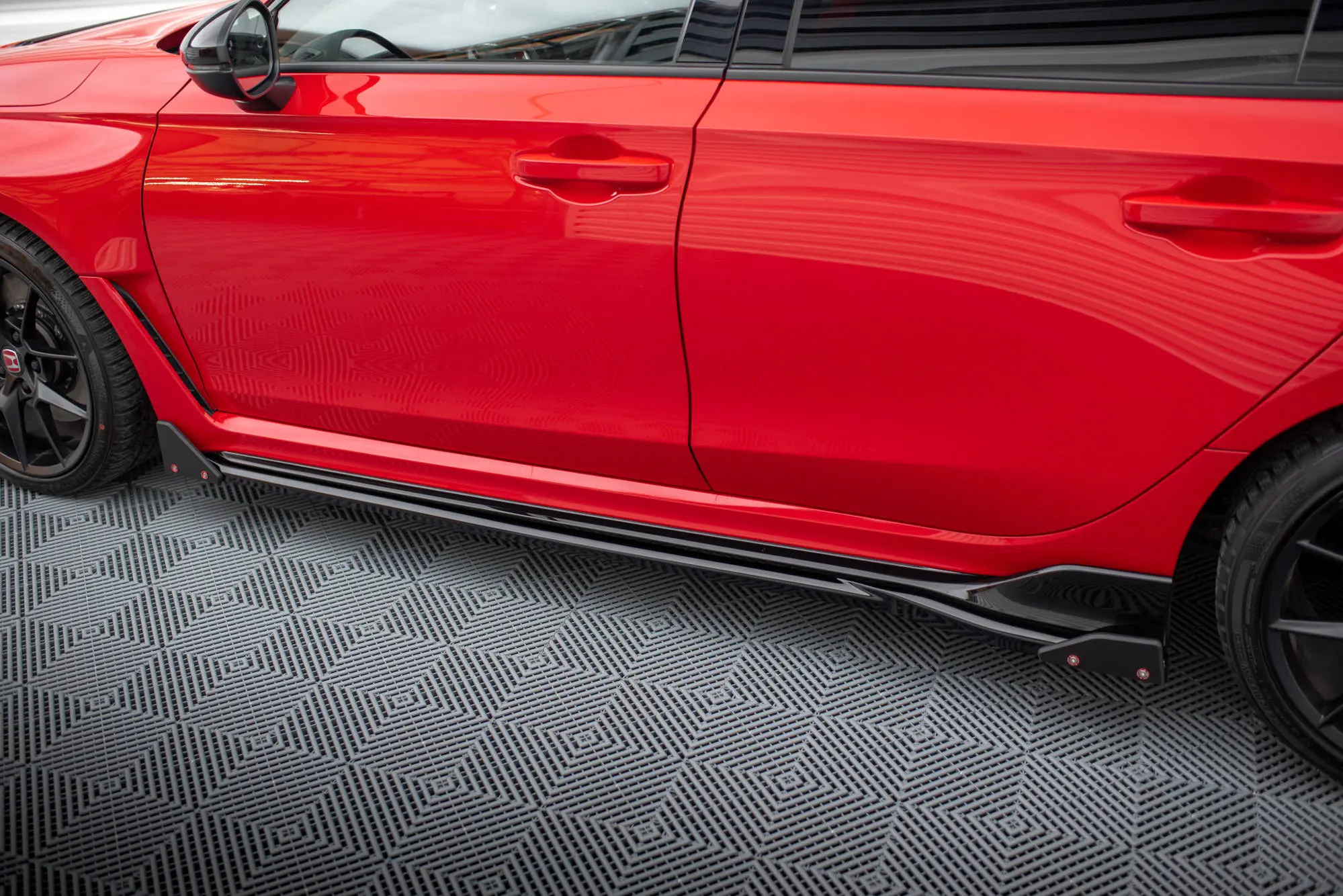 Sideskjørt + flopper Honda Civic XI Type-R 2023-> | V.1 Glossy Black Edition – bilde 2