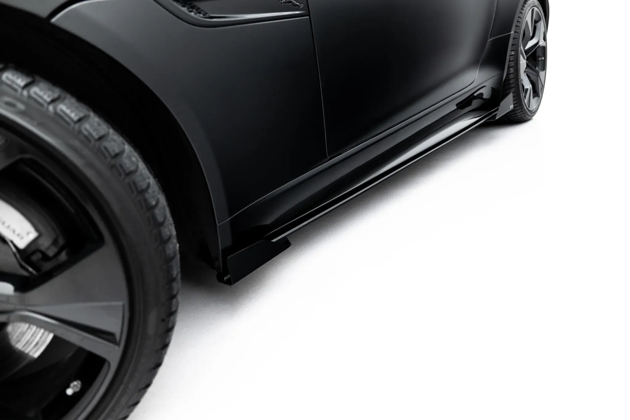 Sideskjørt + Flopper Jaguar F-Type (X152) Facelift 2020 - 2024 | Street Pro Black Edition – bilde 3