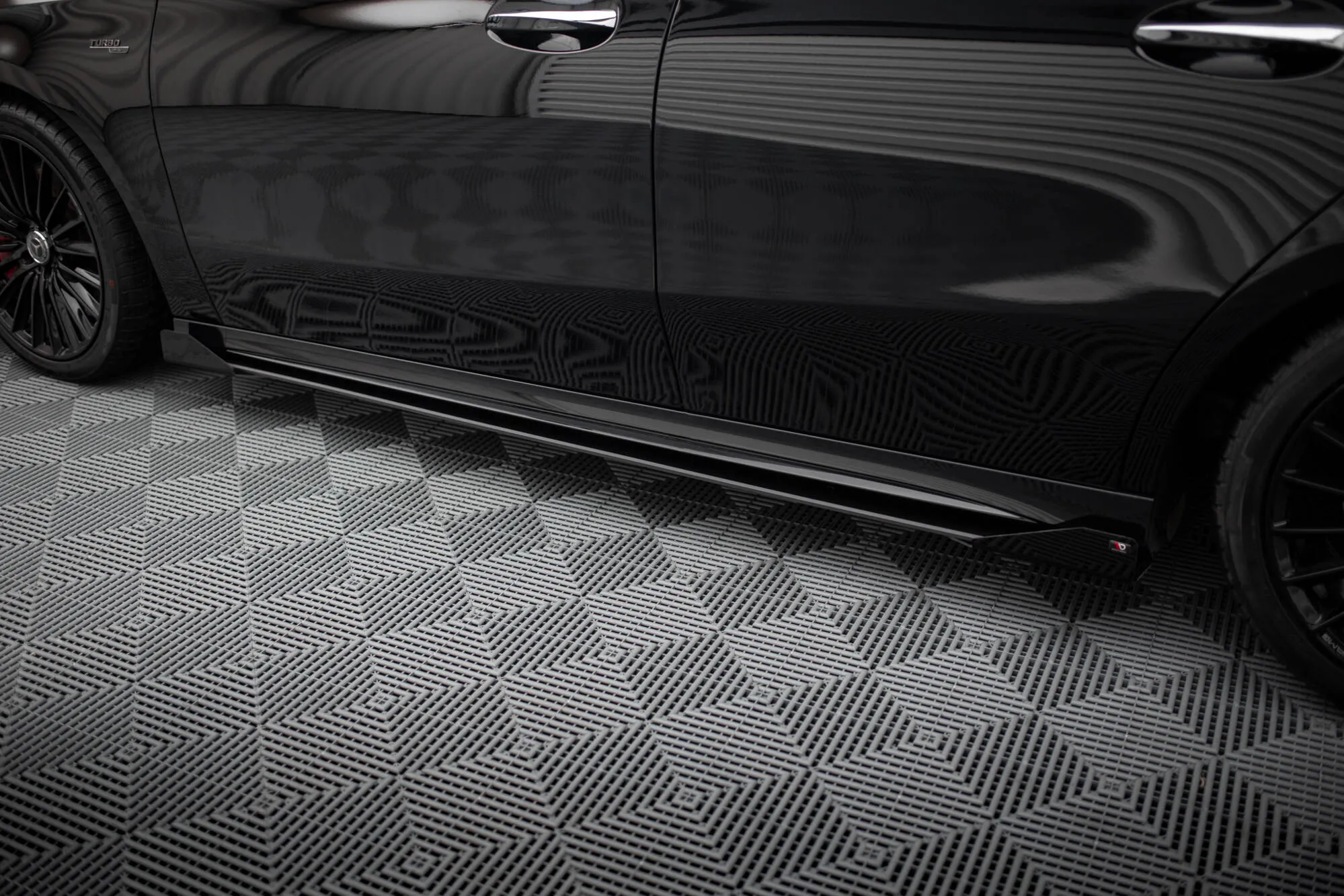 Sideskjørt-flopper Mercedes-AMG A35 (W177) facelift 2023 - > | Glossy Black Edition – bilde 3