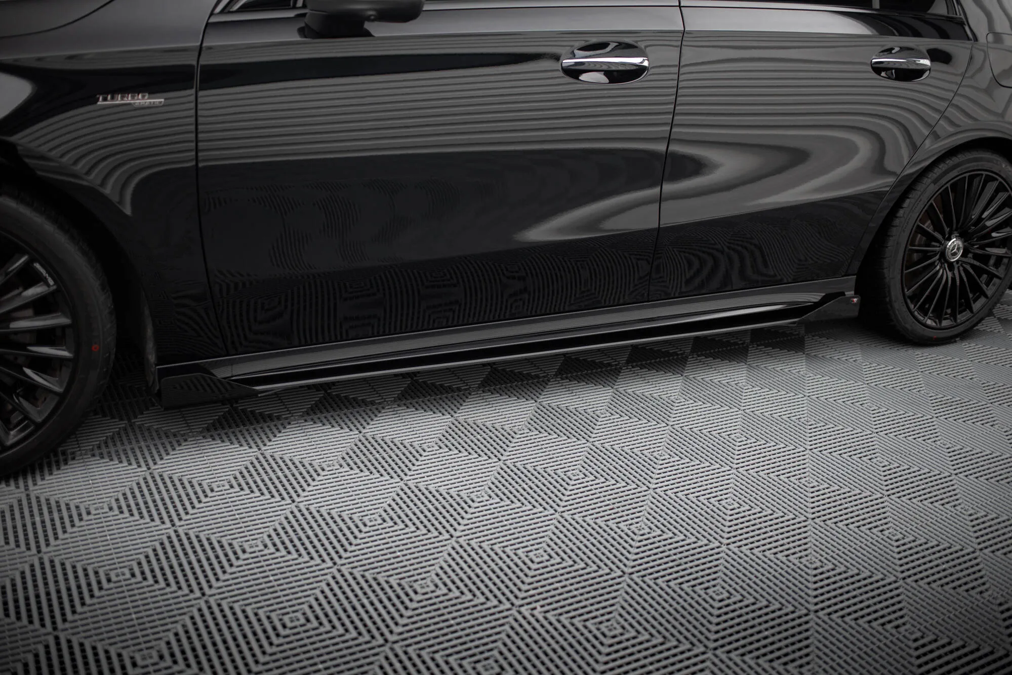 Sideskjørt + Flopper Mercedes-AMG A35 (W177 / V177) facelift 2023 - > | Street Pro Black Edition