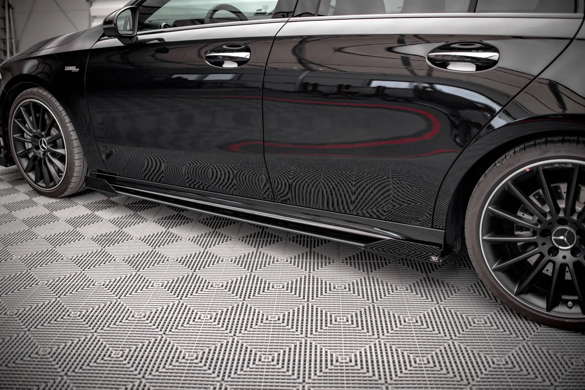 Sideskjørt-flopper Mercedes-Benz A (W177 / V177) AMG-Line / Mercedes-AMG A35 (W177 / V177) Aero Pack 2018-> | Glossy Black Edition