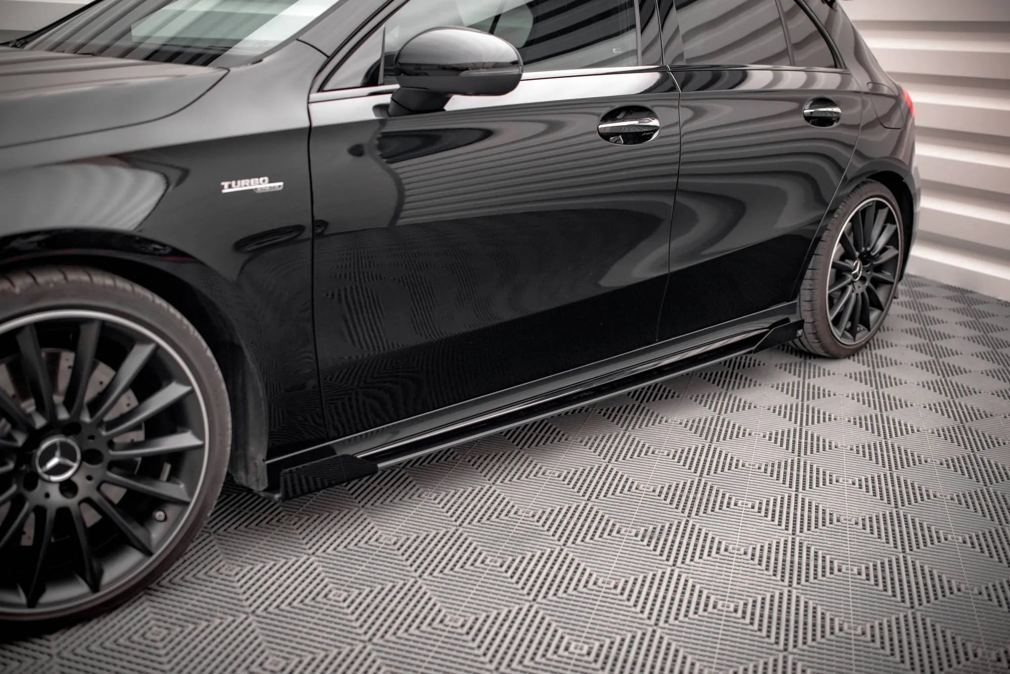 Sideskjørt + Flopper Mercedes-benz A35 AMG / A Amg-line (W177) Aero Pack 2018-> | Street Pro Black Edition