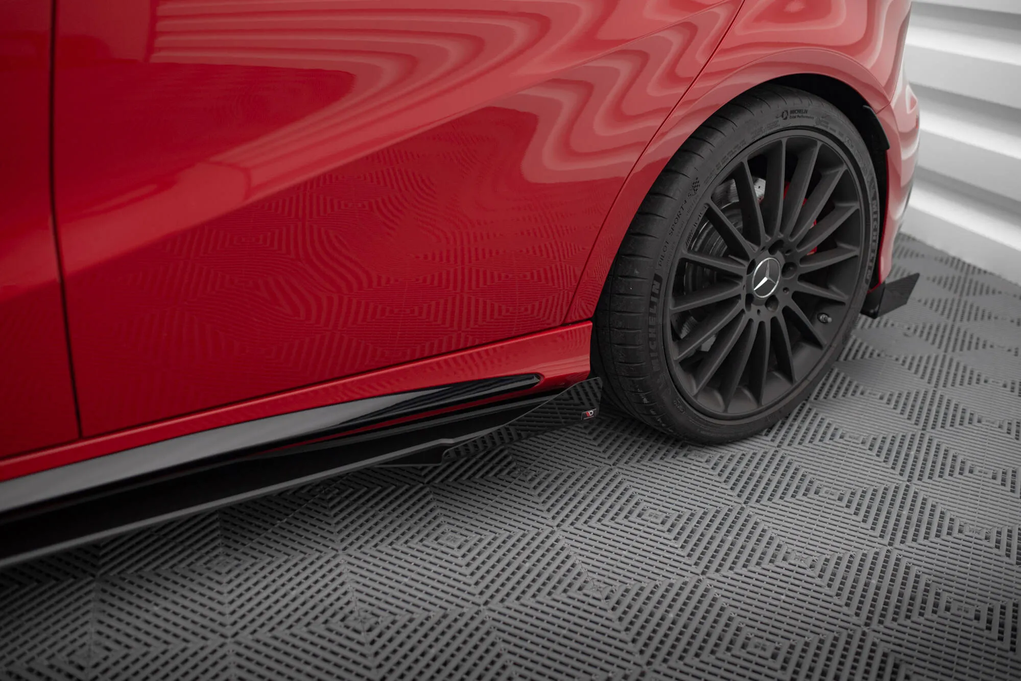 Sideskjørt + Flopper Mercedes-Benz A45 AMG (W176) facelift 2015 - 2018 | Street Pro Black Edition – bilde 2