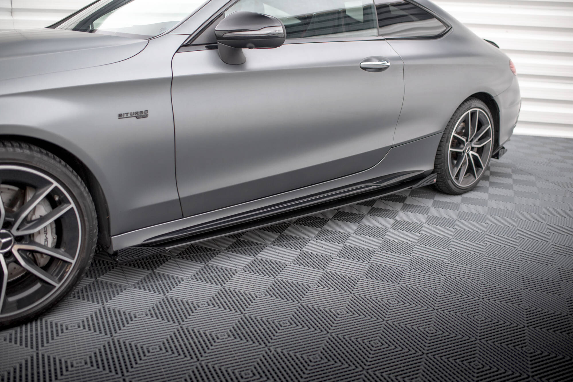 Sideskjørt + flopper Mercedes-Benz C43 AMG Coupe (C205) facelift 2018 - 2022 | Street Pro Black Edition