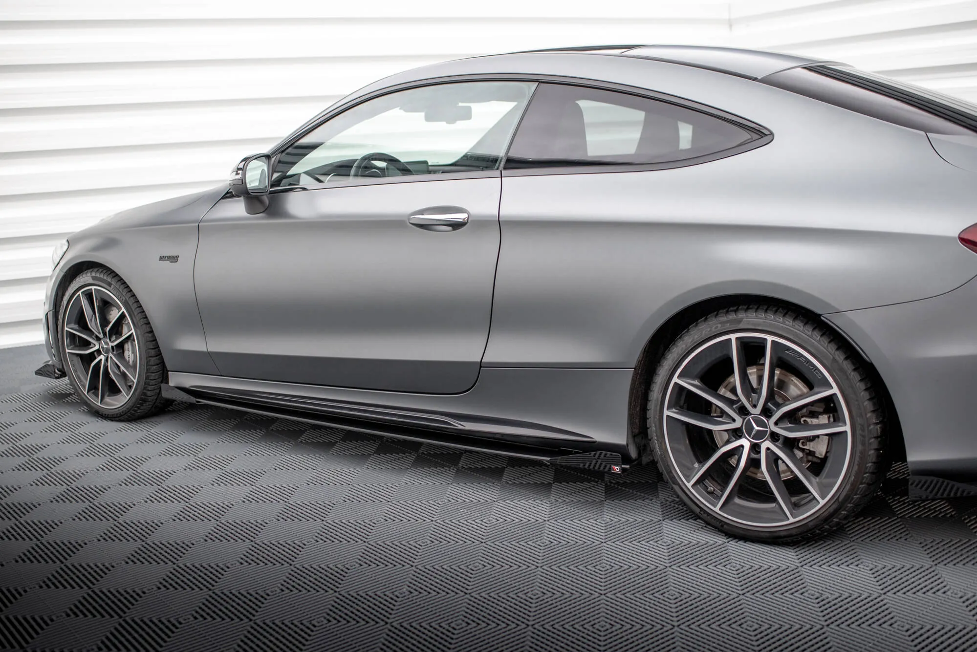 Sideskjørt + Flopper Mercedes-Benz C43 AMG Coupe (C205) facelift 2018 - 2022 | Street Pro Black Edition – bilde 3