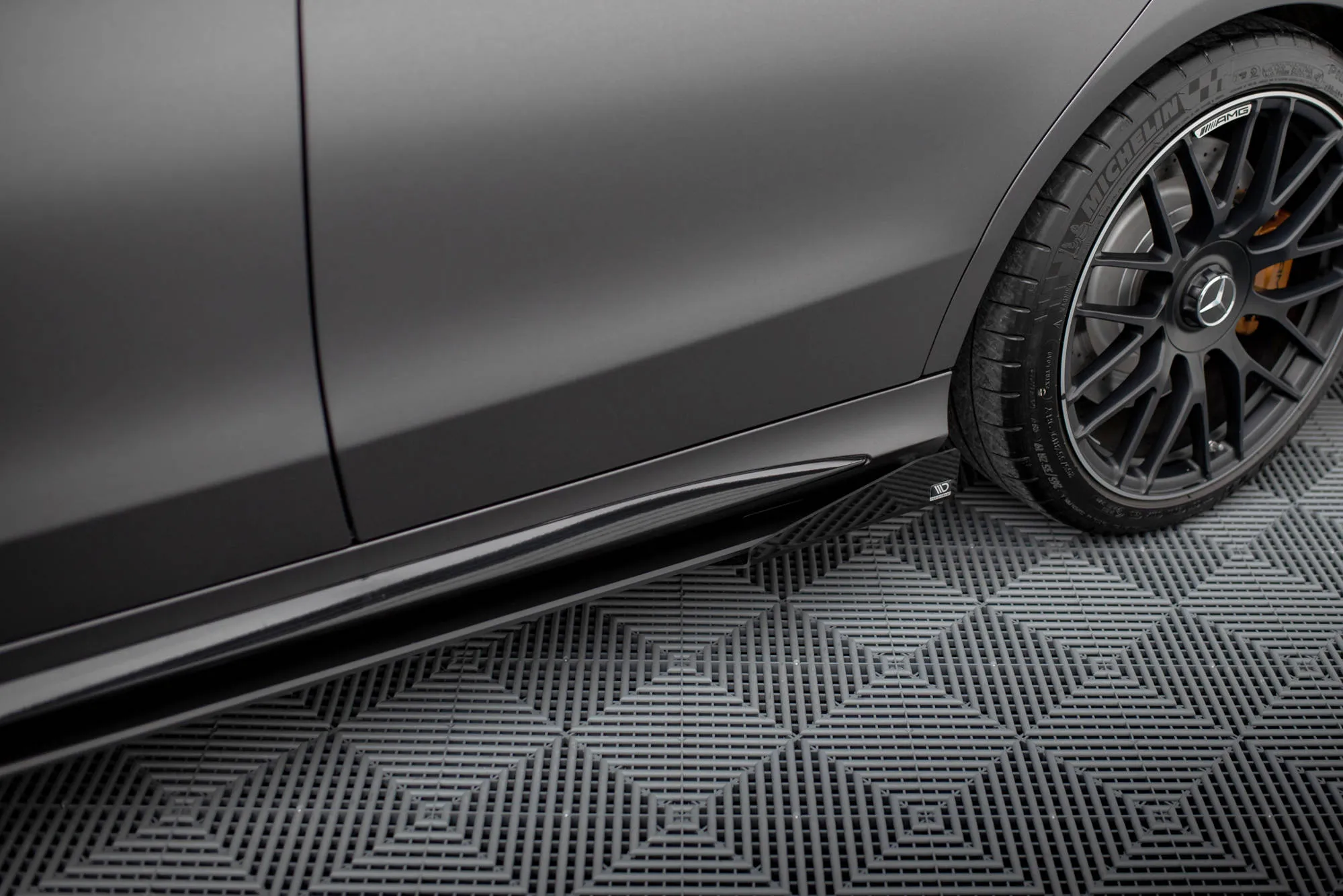 Sideskjørt-flopper Mercedes-Benz C63 AMG (W205 / S205) facelift 2018 - 2021 | Glossy Black Edition