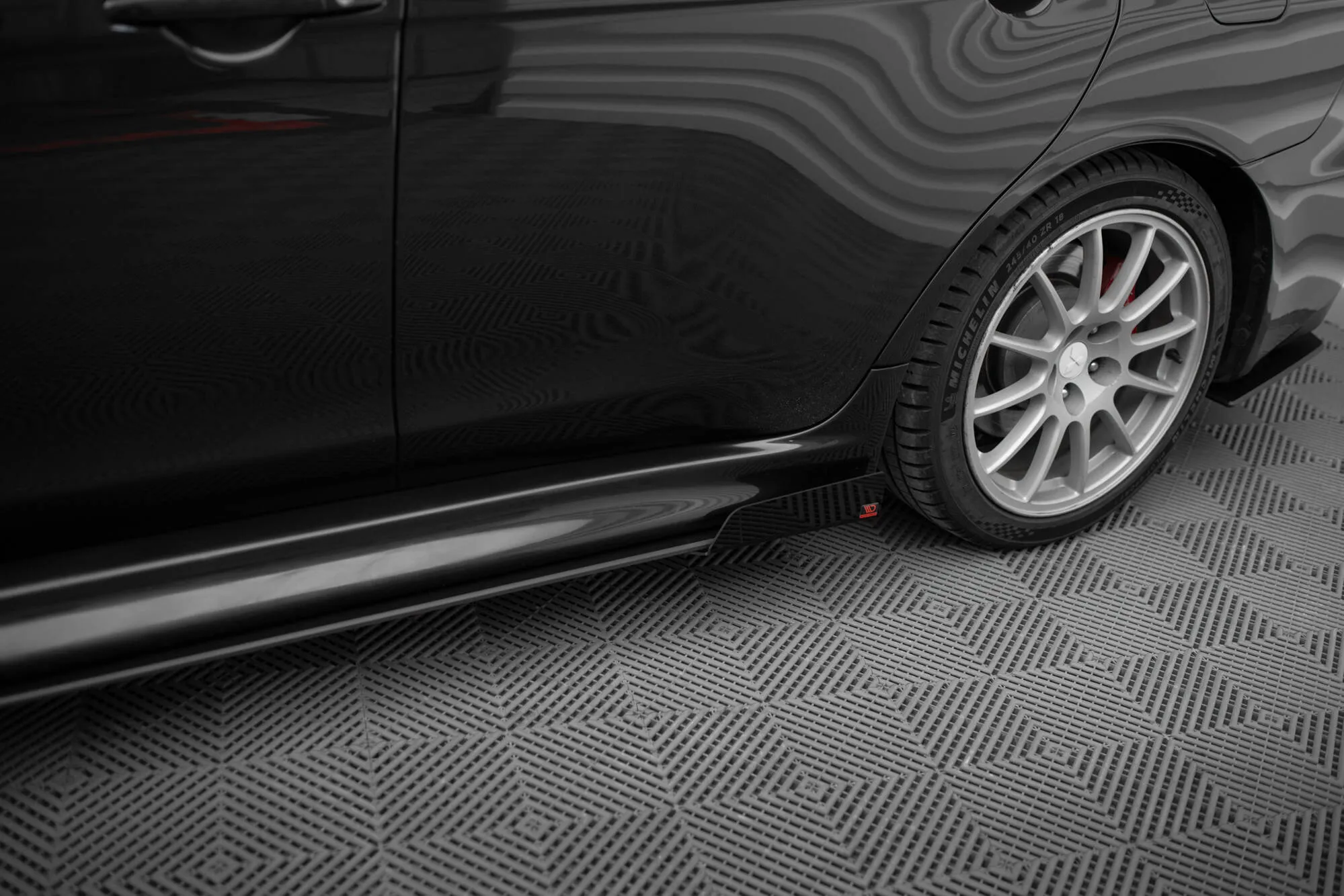 Sideskjørt-flopper Mitsubishi Lancer EVO X 2007 - 2015 | Glossy Black Edition