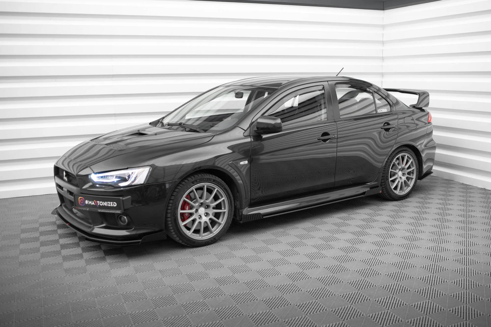 Sideskjørt-flopper Mitsubishi Lancer EVO X 2007 - 2015 | Glossy Black Edition – bilde 2